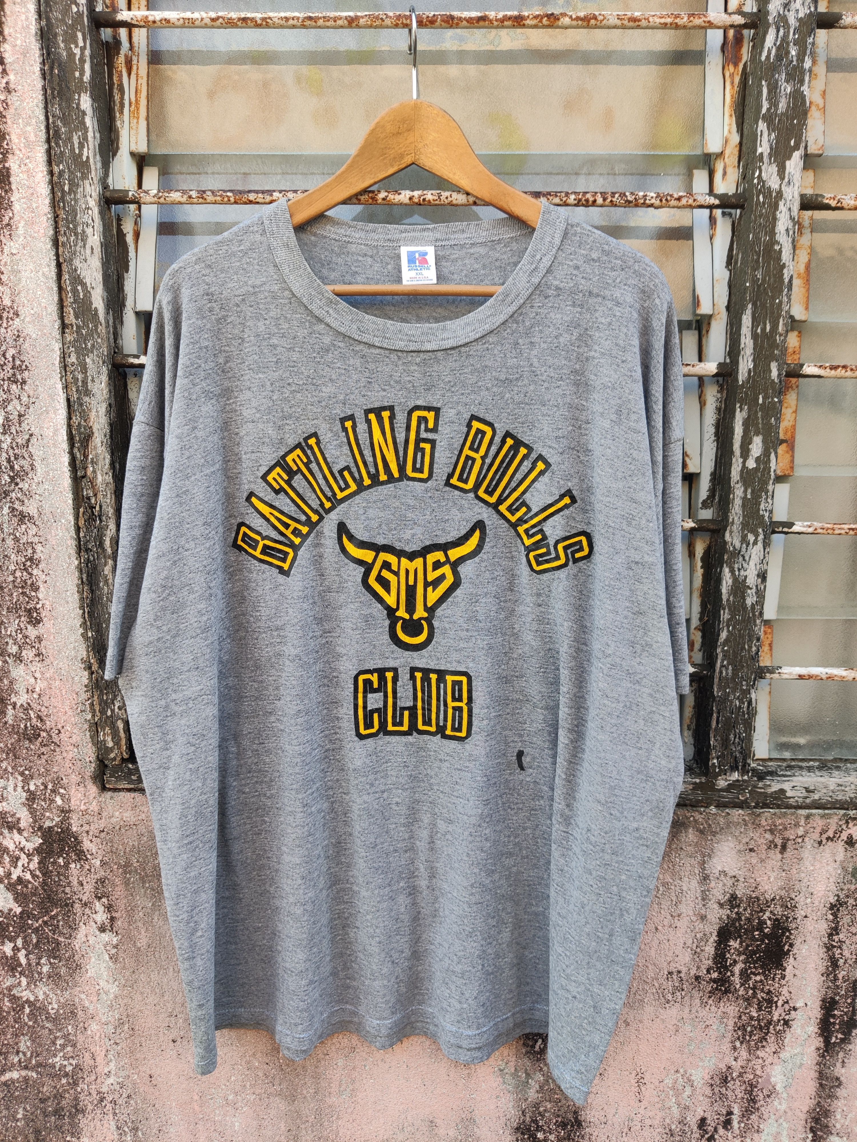 Vintage Vintage Russell Athletic Battling Bull Rayon Tri-Blend Shirt Size US XXL / EU 58 / 5 - 2 Thumbnail