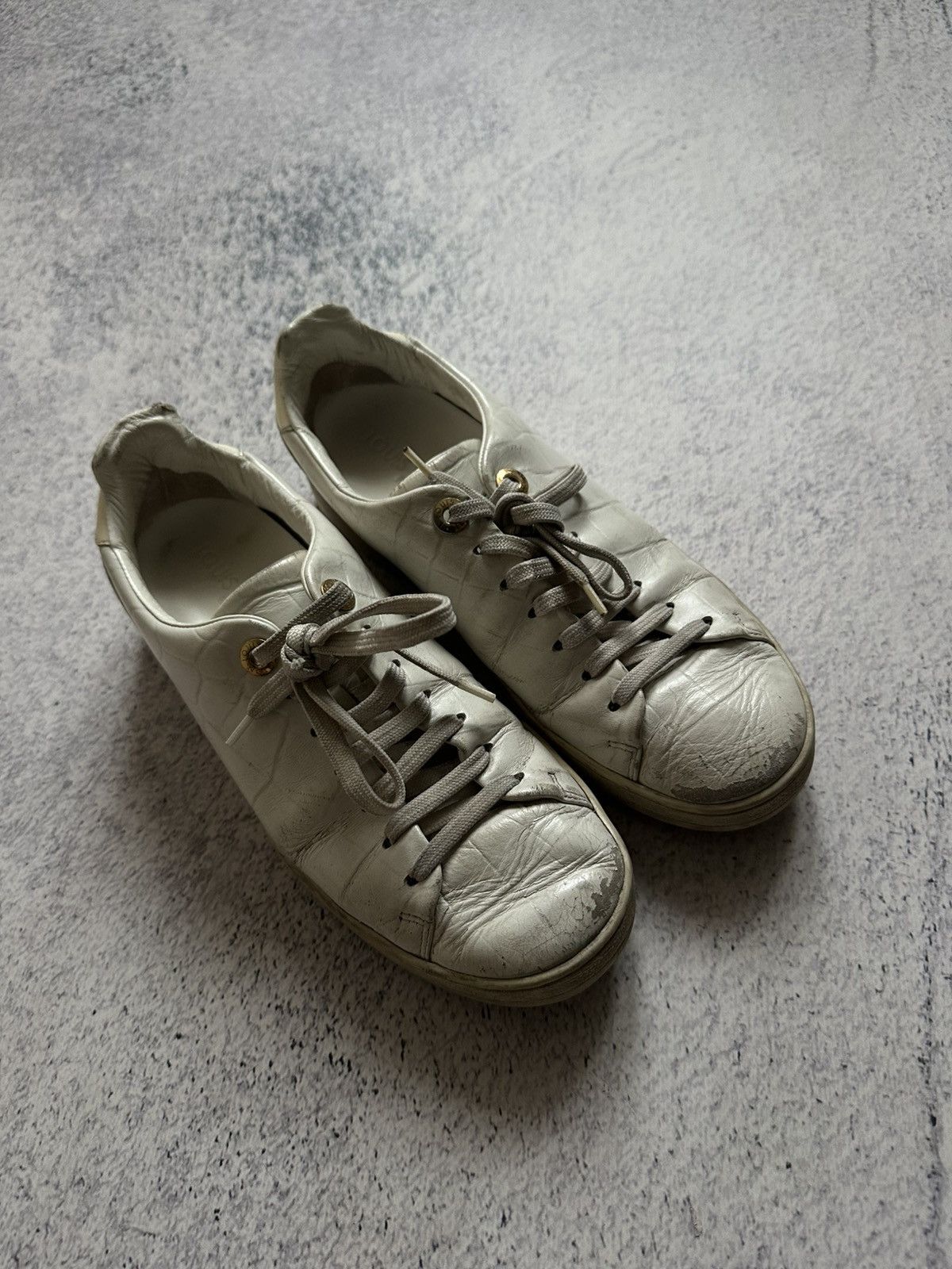 Louis Vuitton Louis Vuitton Women’s Front Row Sneaker White EU 36 Size US 6 / IT 36 - 19 Thumbnail