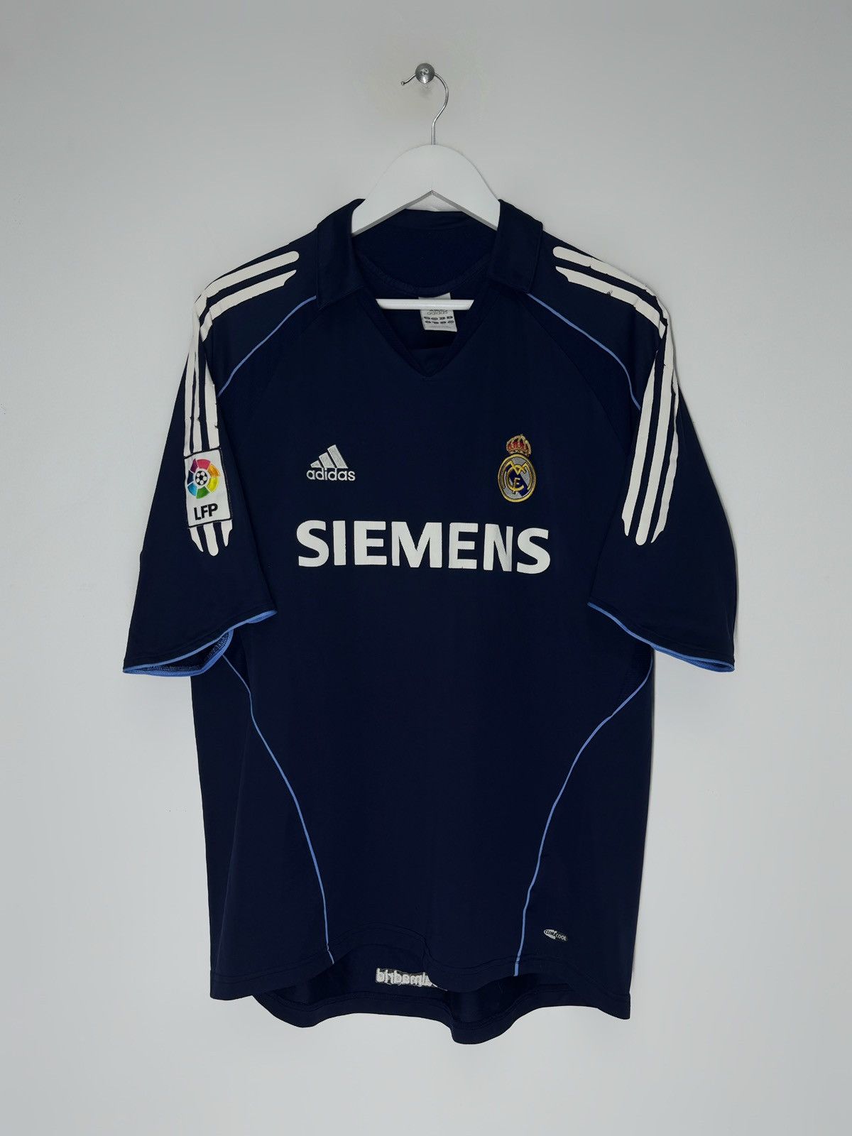 Adidas Adidas Real Madrid FC 2005/06 Away Football Shirt Size US L / EU 52-54 / 3 - 1 Thumbnail