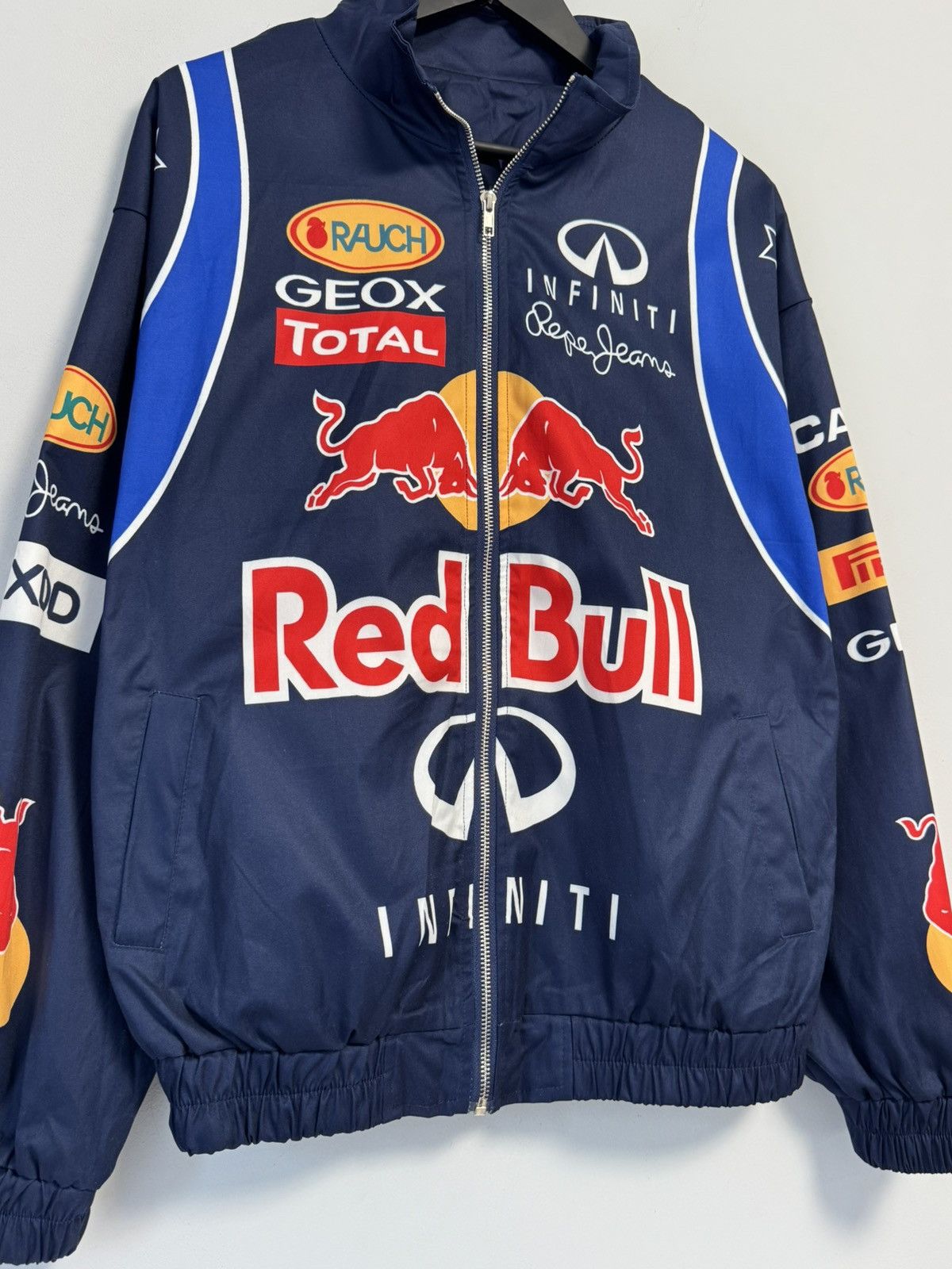 Red Bull Red Bull Racing Infiniti F1 Jacket Vintage Formula 1 Racing Size US M / EU 48-50 / 2 - 3 Thumbnail