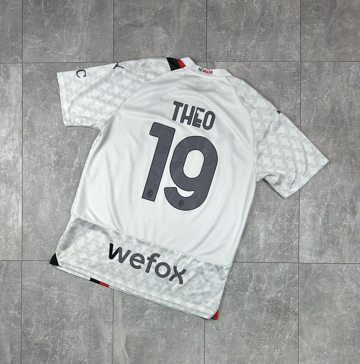 Puma Puma Ac Milan Away 2023/24 Theo #19 Soccer Jersey Size US XL / EU 56 / 4 - 2 Thumbnail
