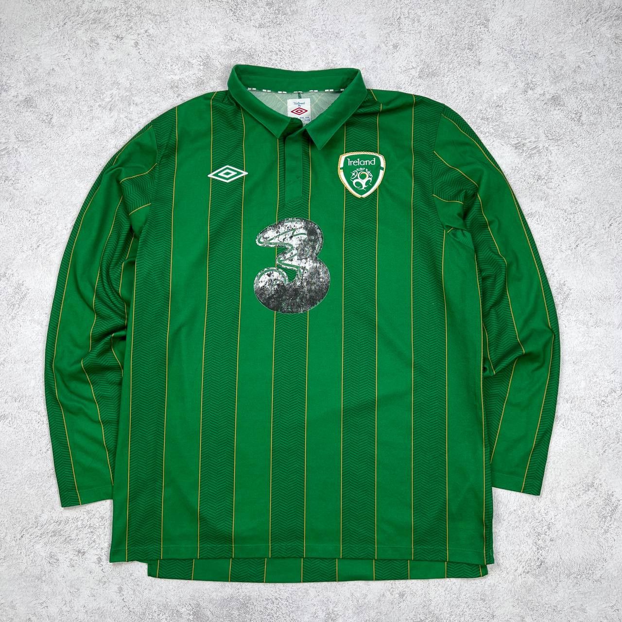 Umbro MEN'S Vintage Umbro Ireland National Soccer Football Jersey Size US S / EU 44-46 / 1 - 1 Thumbnail
