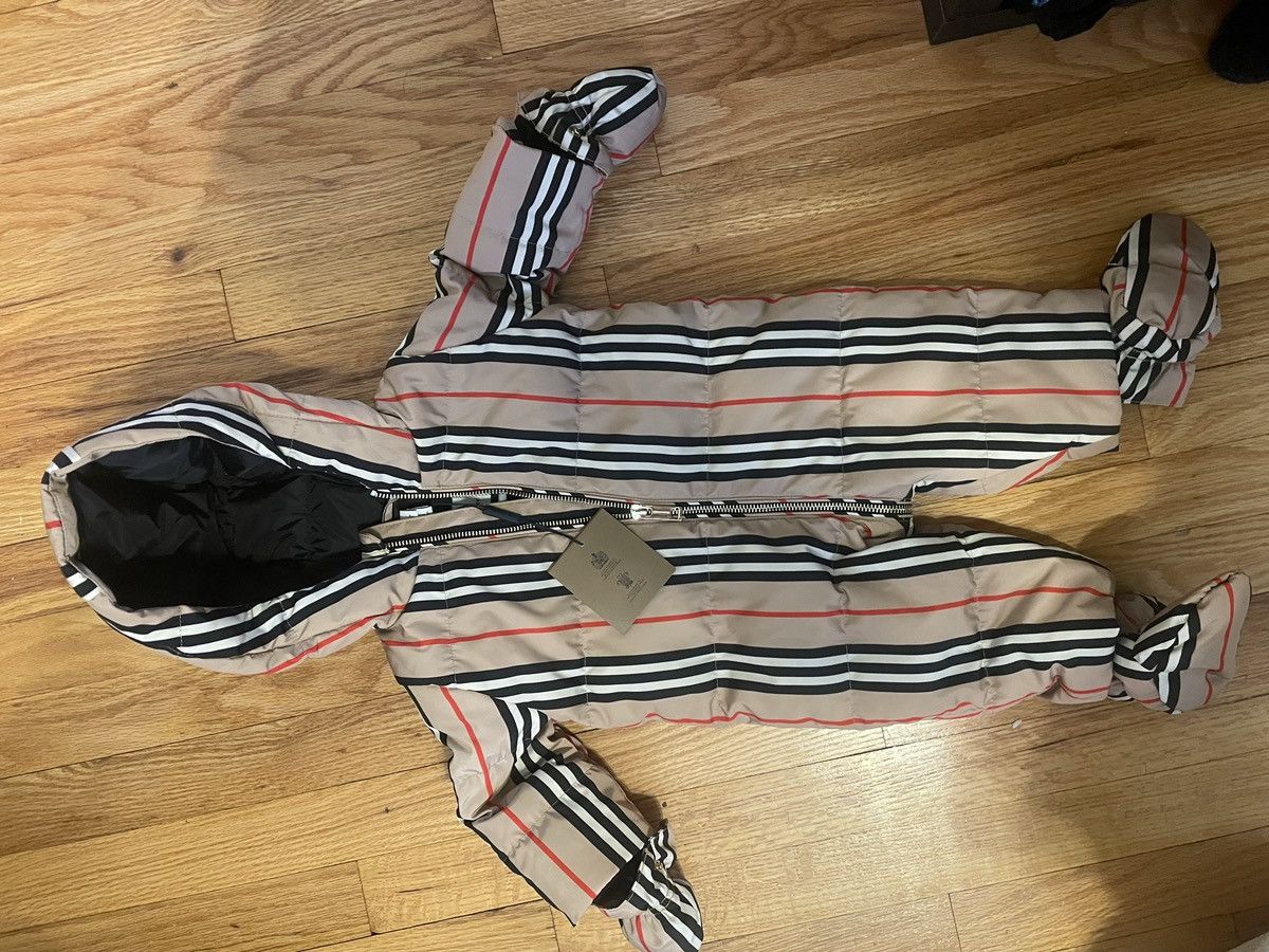 Burberry × Designer 6 month old baby Burberry snowsuit Size US XXS / EU 40 - 1 Thumbnail
