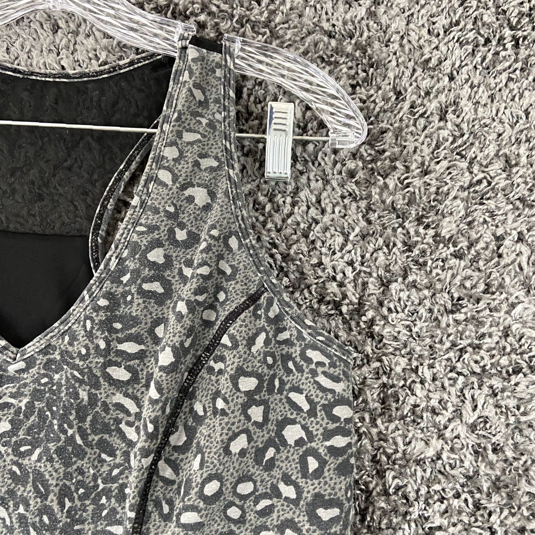 Vintage WOMEN'S ACTIVEWEAR ATHLETIC TANK TOP GRAY CHEETAH PRINT SIZE L Size L / US 10 / IT 46 - 3 Thumbnail