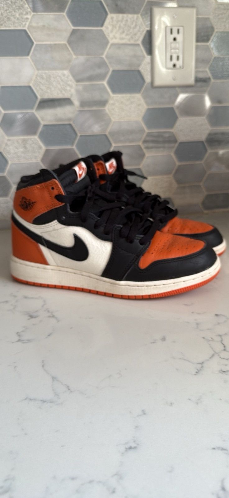 Nike Nike Air Jordan 1 Shattered Backboard 2025 Size US 6.5 / EU 39-40 - 1 Thumbnail