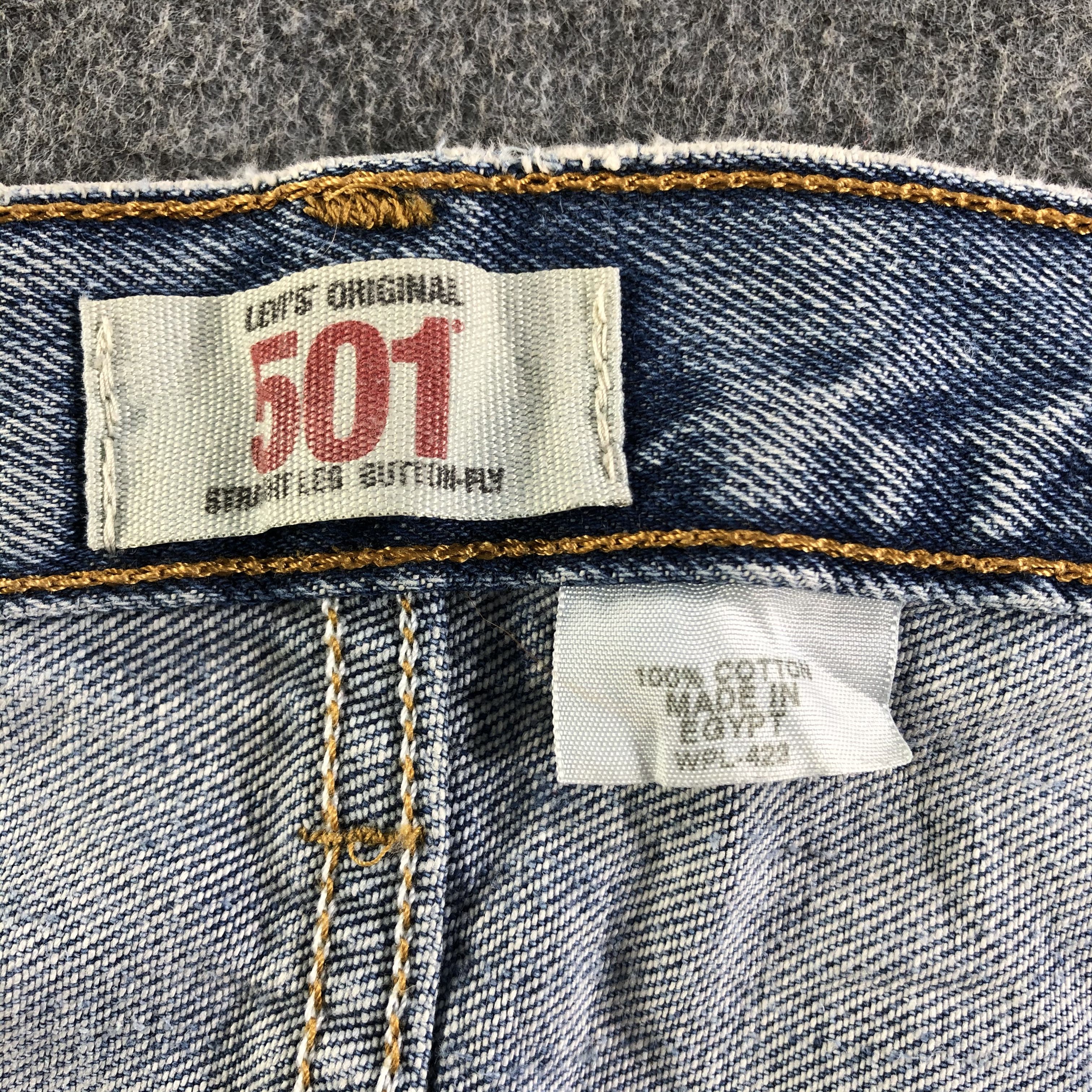 Levi's Vintage Blue Wash Levis 501 Jeans-J3070 Size US 35 - 10 Thumbnail