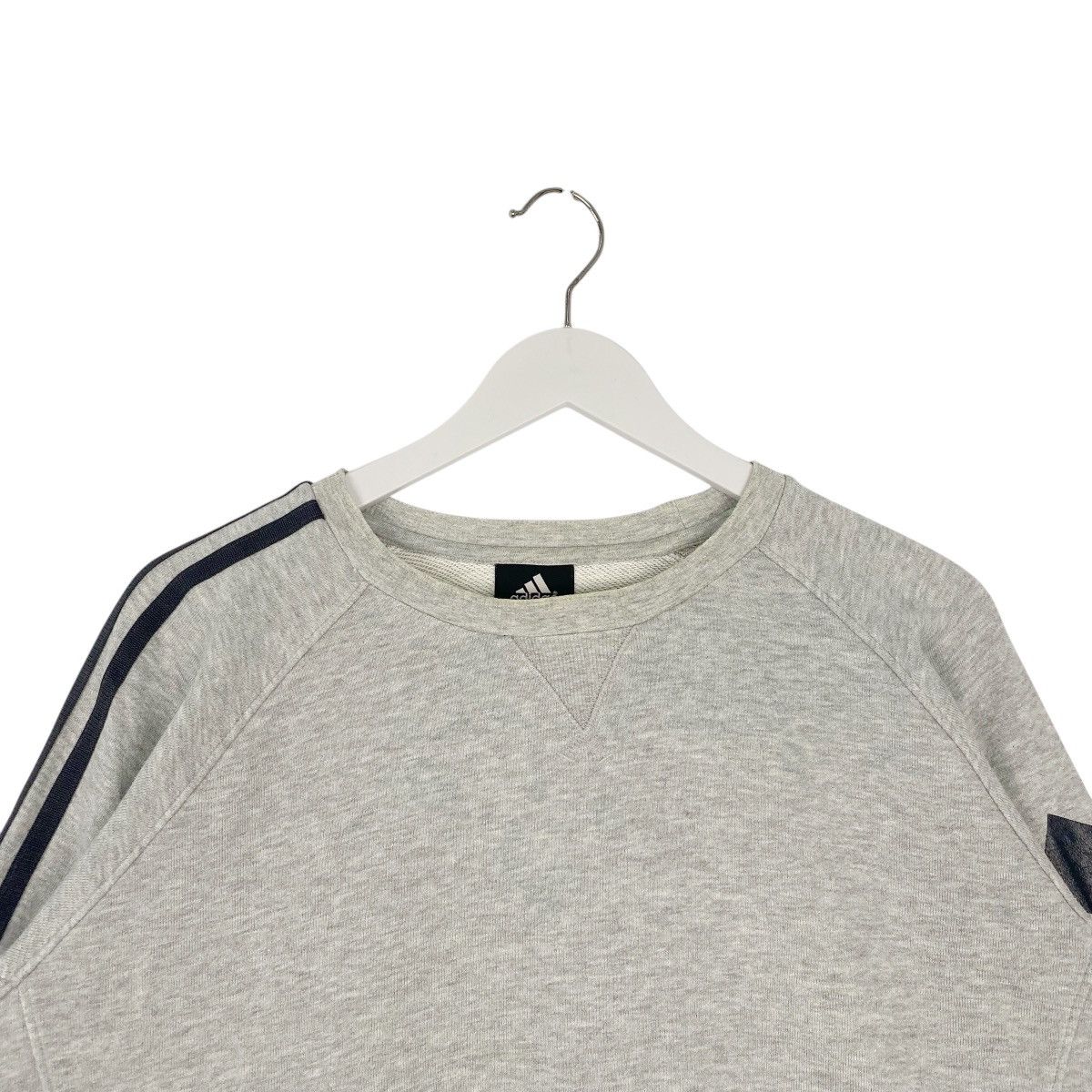 Other Vintage Adidas Crewneck Sweatshirt Gray/Red Pullover Size L Size US L / EU 52-54 / 3 - 4 Thumbnail