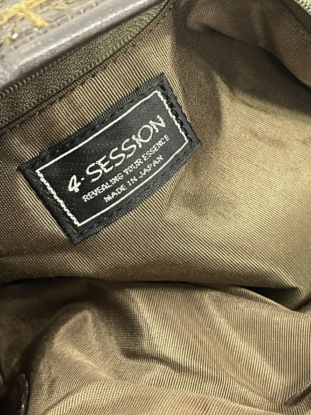 Genuine Leather Crocodile Embossed Textured Patina 4 Session Bag 2🟩1 Size ONE SIZE - 21 Thumbnail