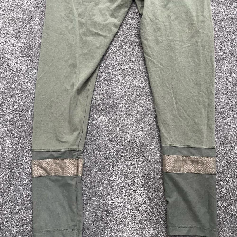Pink PINK YOGA VS VICTORIA'S SECRET Olive Green Mesh High Waisted Size 32" / US 10 / IT 46 - 9 Thumbnail