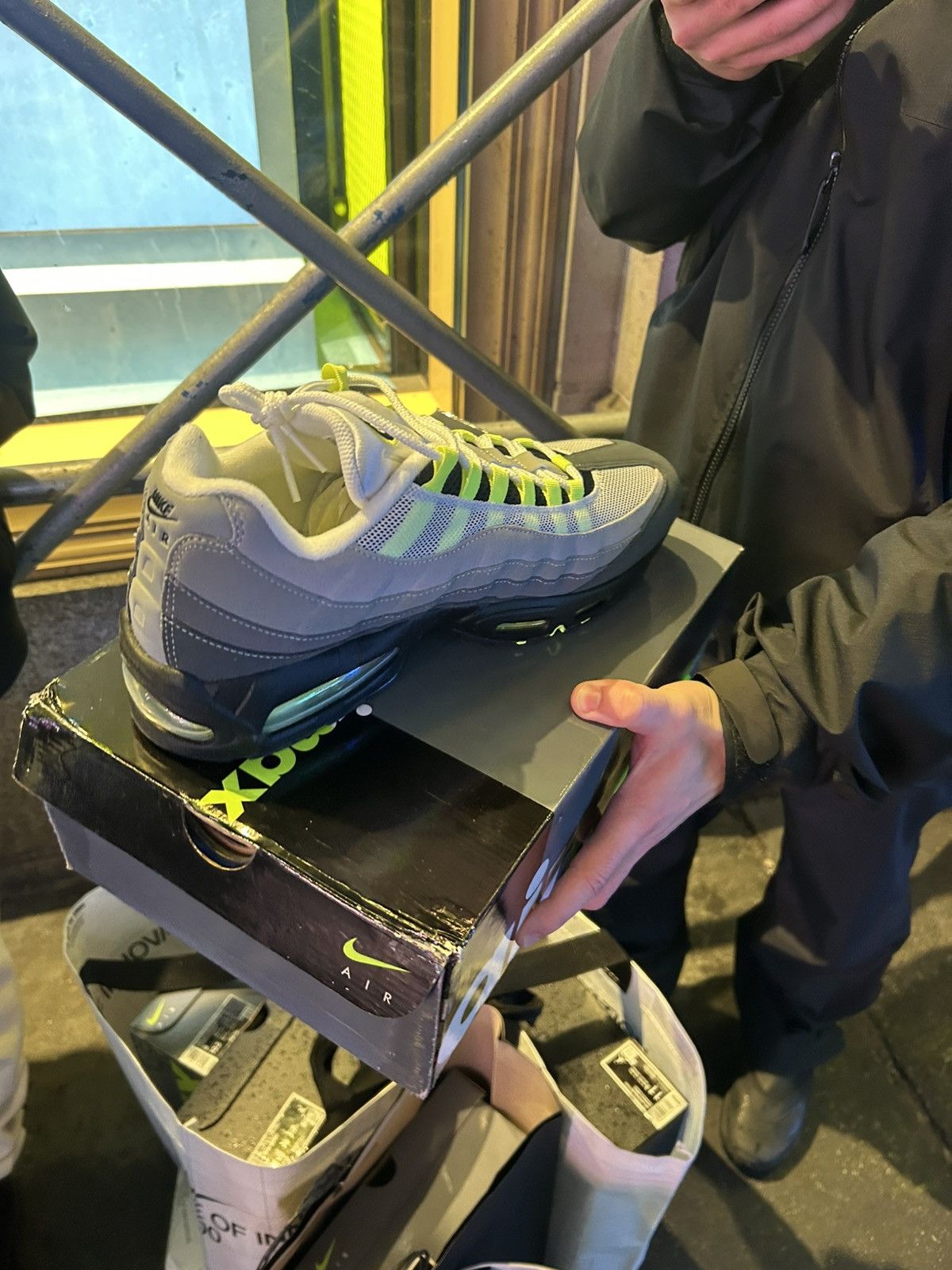 Nike Nike Air Max 95 OG Big Bubble Neon (2025/2026)(sz-5) Size US 5 / EU 37 - 8 Thumbnail