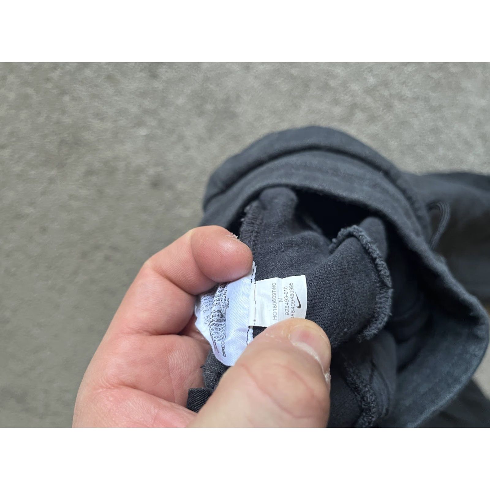 Nike Nike Sportswear Jogger Sweatpants Men's M Black Tapered Athletic 928493-010 Size US 31 - 7 Thumbnail