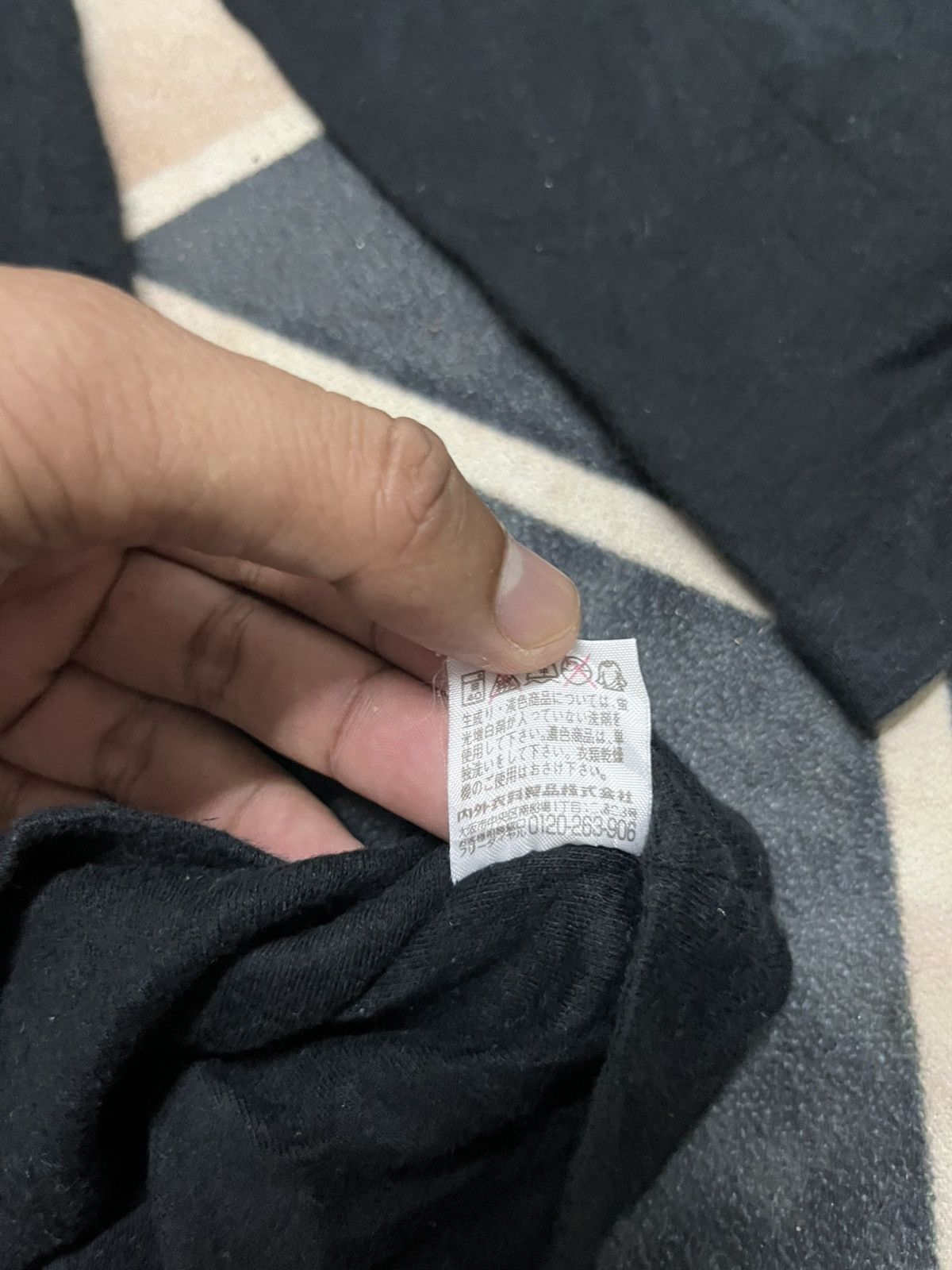 Gianni Valentino 💥Pure Black Gianni Valentino VALENTINO 90s Tee Size US XL / EU 56 / 4 - 7 Thumbnail