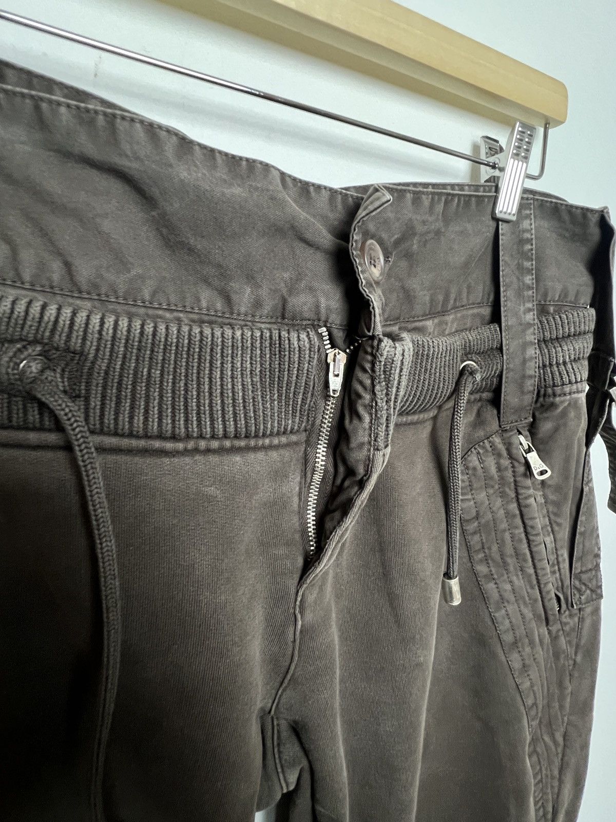 Dolce & Gabbana dolce&gabbana y2k multipocket double waist cargo sweatpants Size US 34 / EU 50 - 12 Thumbnail