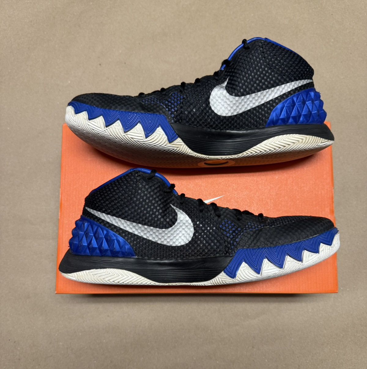 Nike Nike Kyrie 1 Brotherhood Duke Men’s size 14 Shoes Rare! Size US 14 / EU 47 - 2 Thumbnail