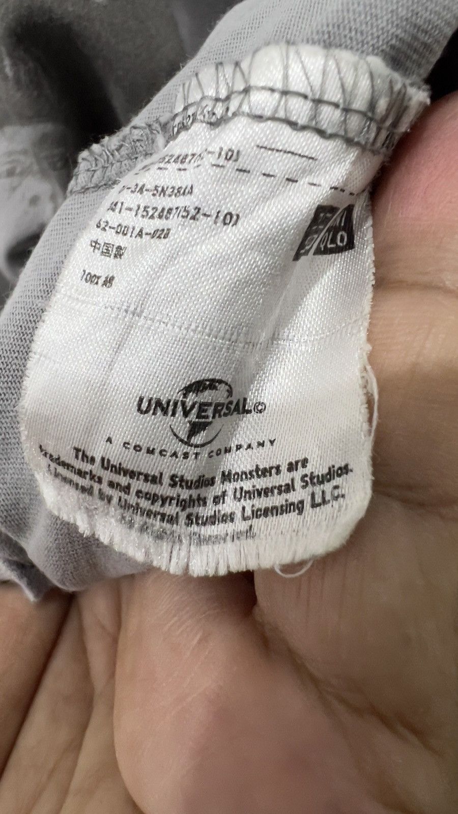 Uniqlo Tshirt Frankenstein Uniqlo Size US L / EU 52-54 / 3 - 9 Thumbnail
