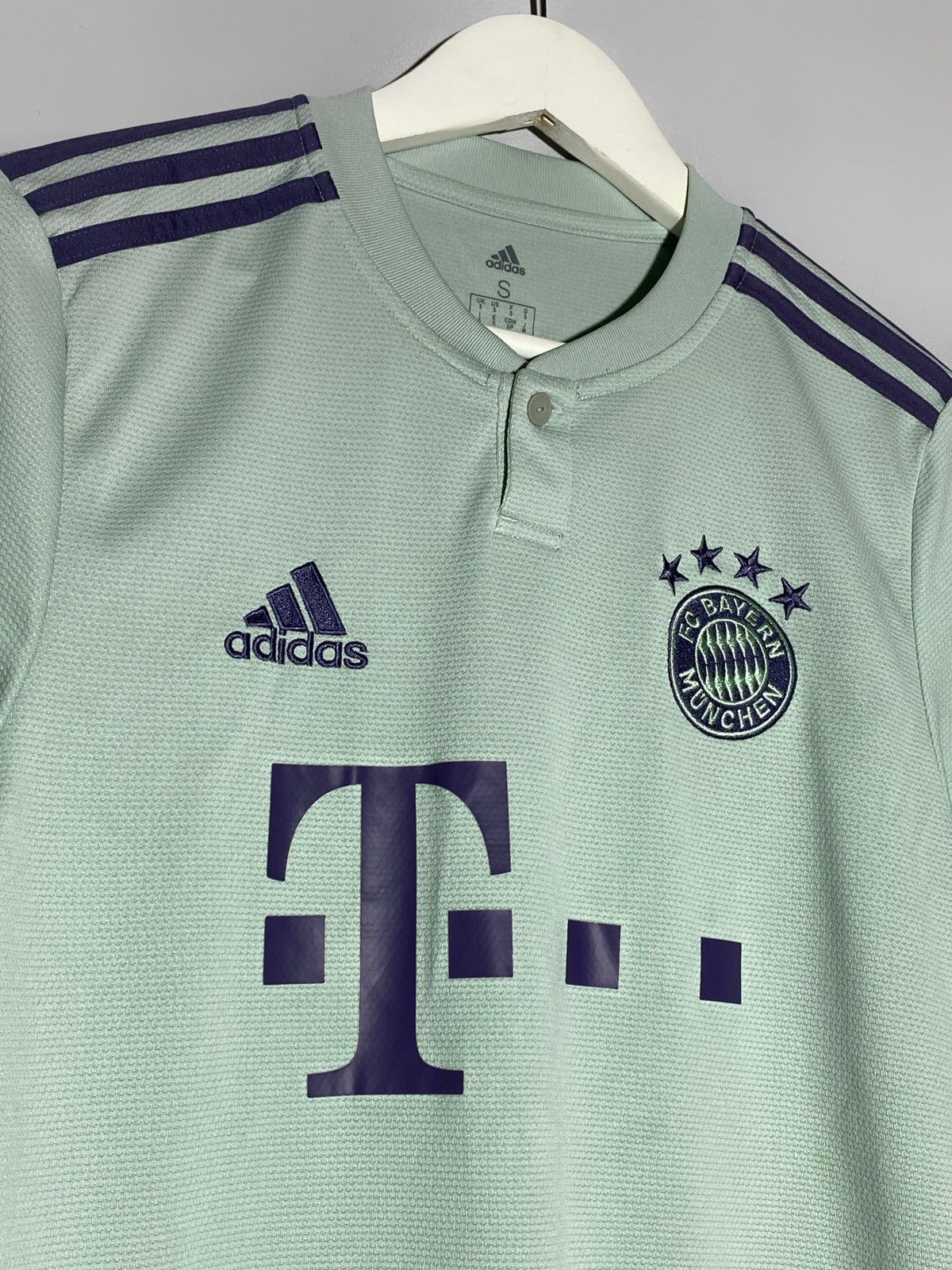 Adidas Adidas FC Bayern Munchen 2018/19 Away Football Shirt Size US S / EU 44-46 / 1 - 4 Thumbnail