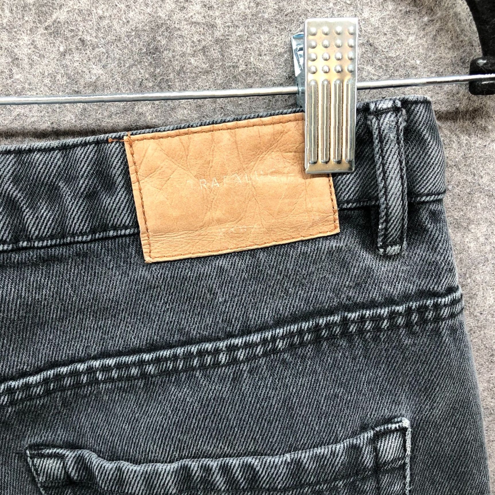 Zara Zara High Rise Mom Jeans Womens 2 Washed Black Tapered Jeans 5-Pocket Design Denim Cotton 27 in Inseam Womens Size 26" / US 2 / IT 38 - 7 Thumbnail