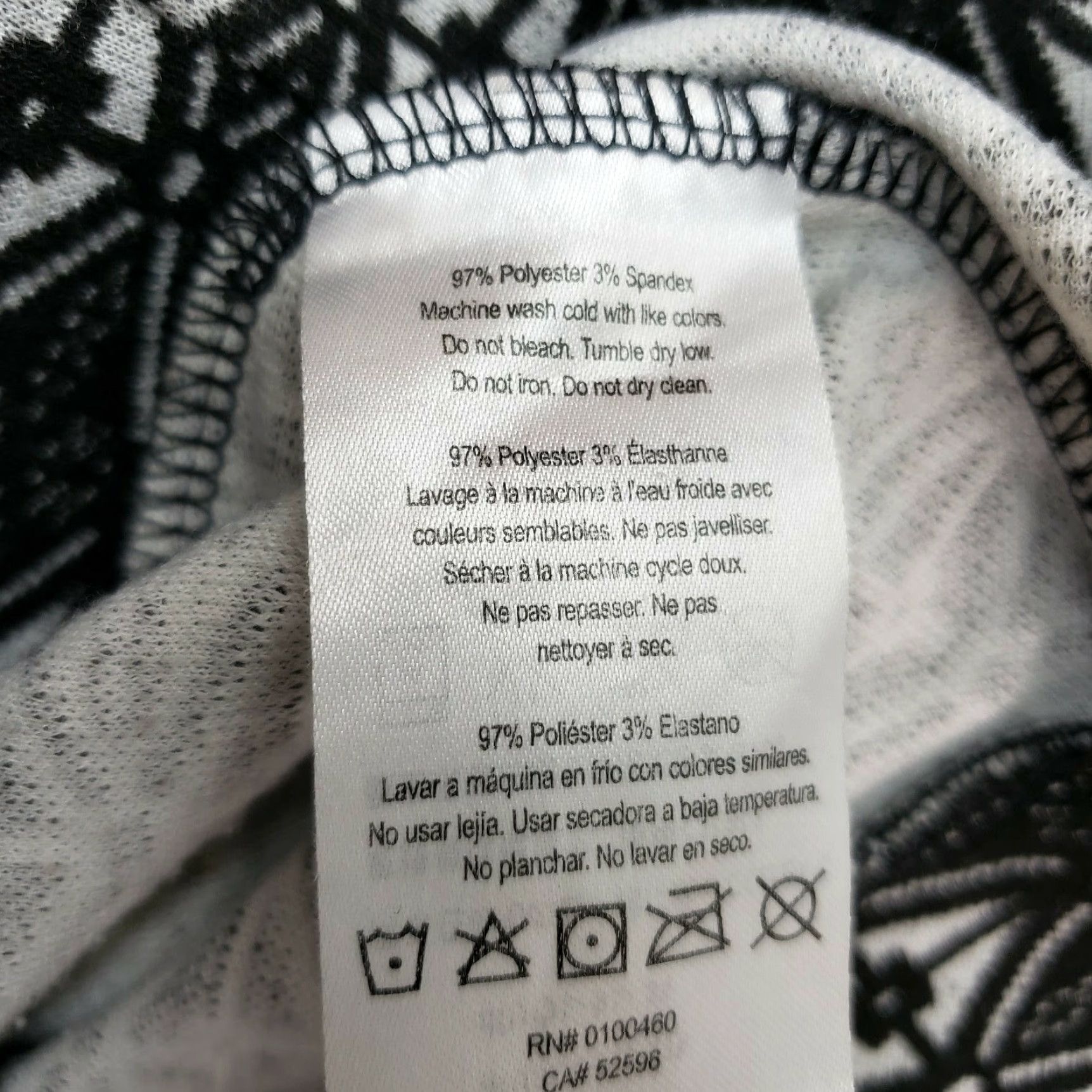 KAVU Kavu Skirt S Black White Geometric Pull On Casual Women Subcategory: Skirt Regular Size Small Pattern: Geometric 26" Length 15.5" Waist Size 28" / US 6 / IT 42 - 4 Thumbnail