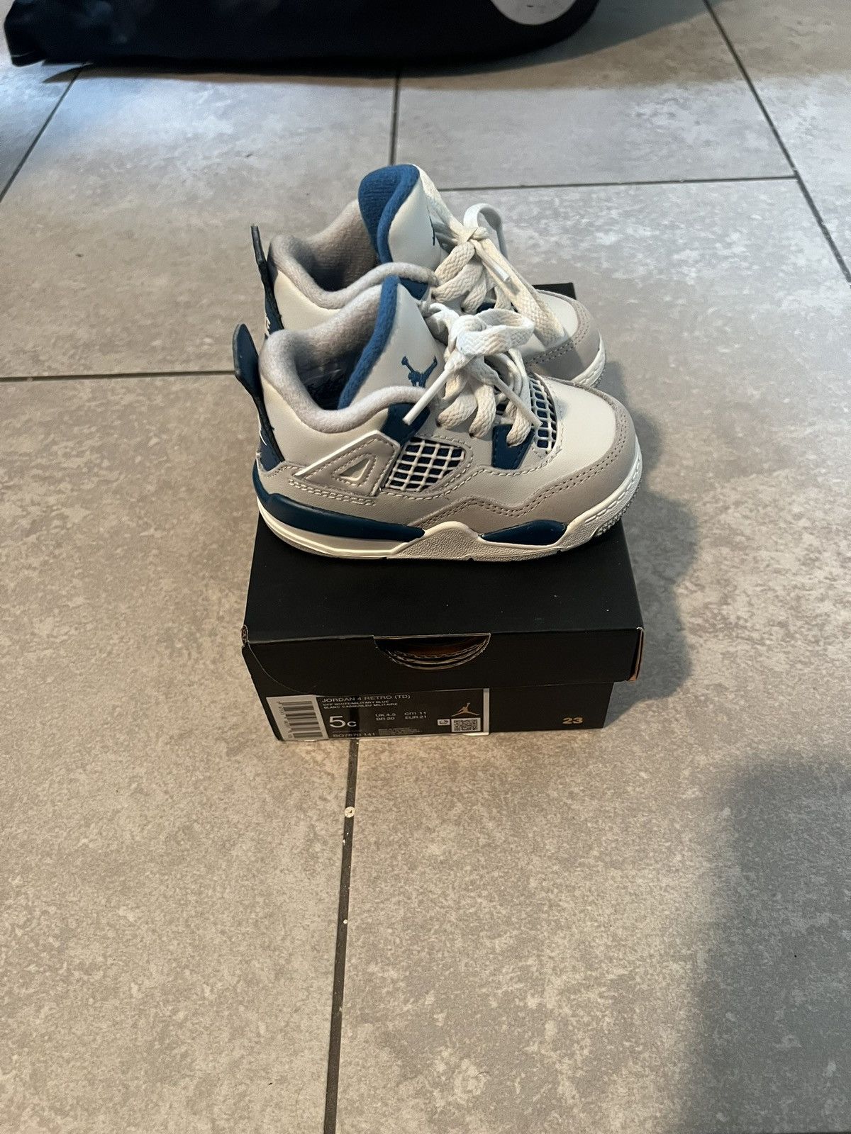 Jordan Brand Air Jordan 4 Toddler Retro ‘Military Blue’ (2024) Size 5C Size US 5 / EU 37 - 5 Thumbnail