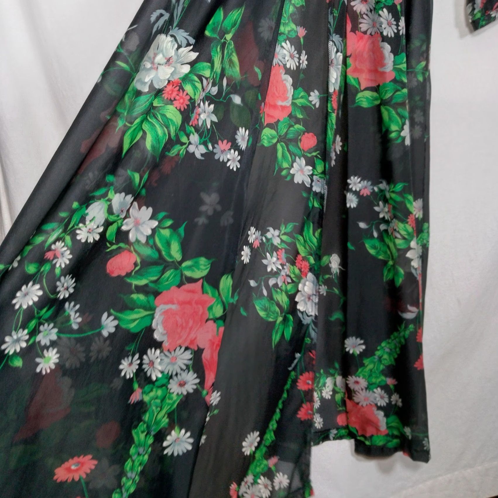 Vintage VINTAGE 1970s Sheer Dress Robe Cover Up Black Daisy Floral Maxi Nylon Bohemian 5/6 Women Girls Mens? Size S / US 4 / IT 40 - 6 Thumbnail