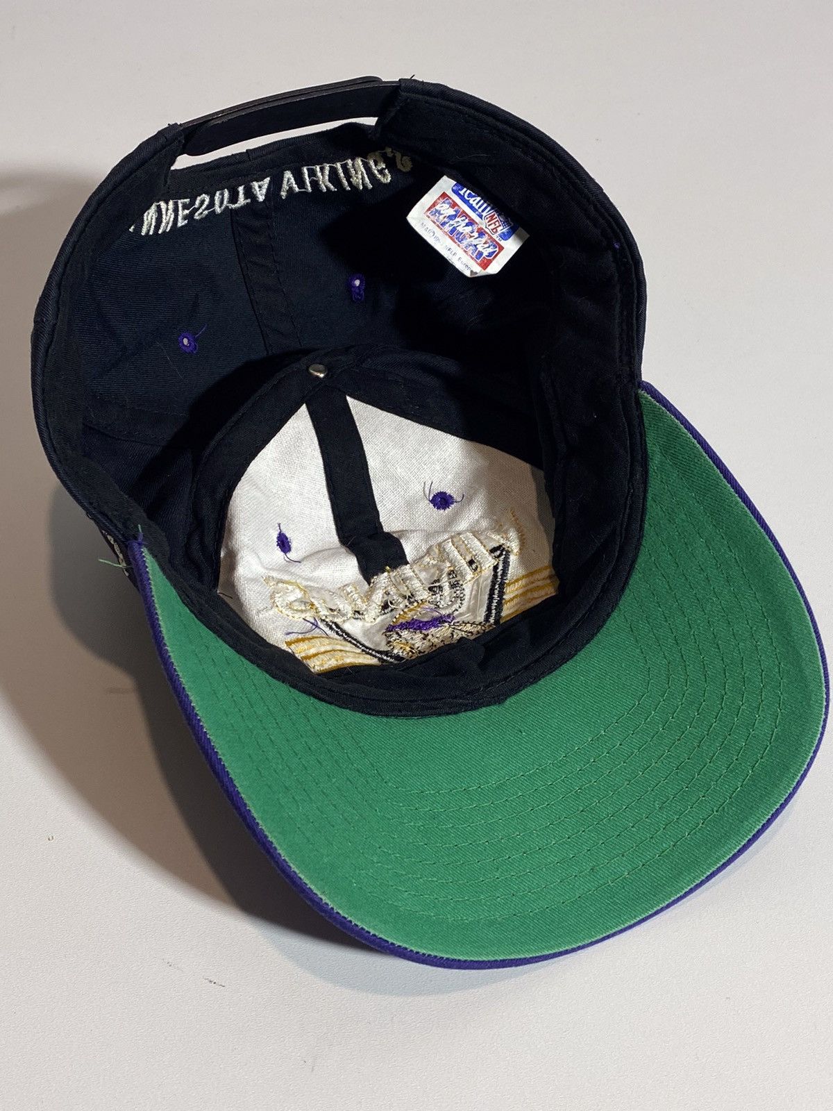 NFL Vintage 90s Vikings Minnesota NFL streetwear baseball hat Size ONE SIZE - 8 Thumbnail