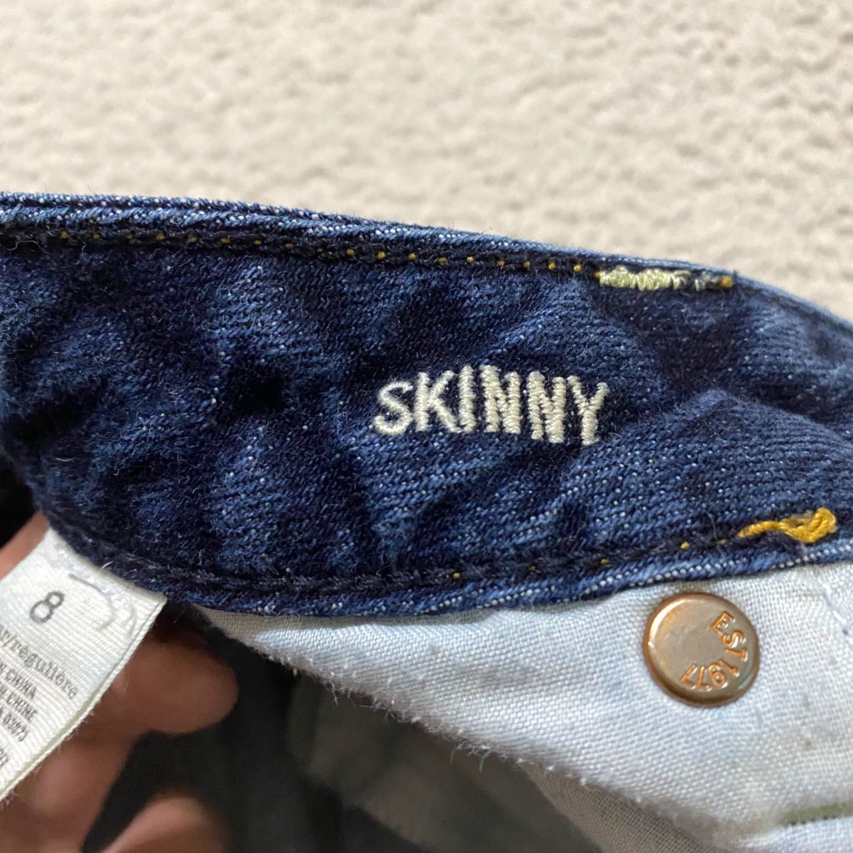 American Eagle Outfitters American Eagle Outfitters Jeans Women's 8 Blue Denim Dark Wash Skinny Low Rise 5-Pocket Stretch/Machine Washable Boys Girls Mens Womens Size 30" / US 8 / IT 44 - 4 Thumbnail
