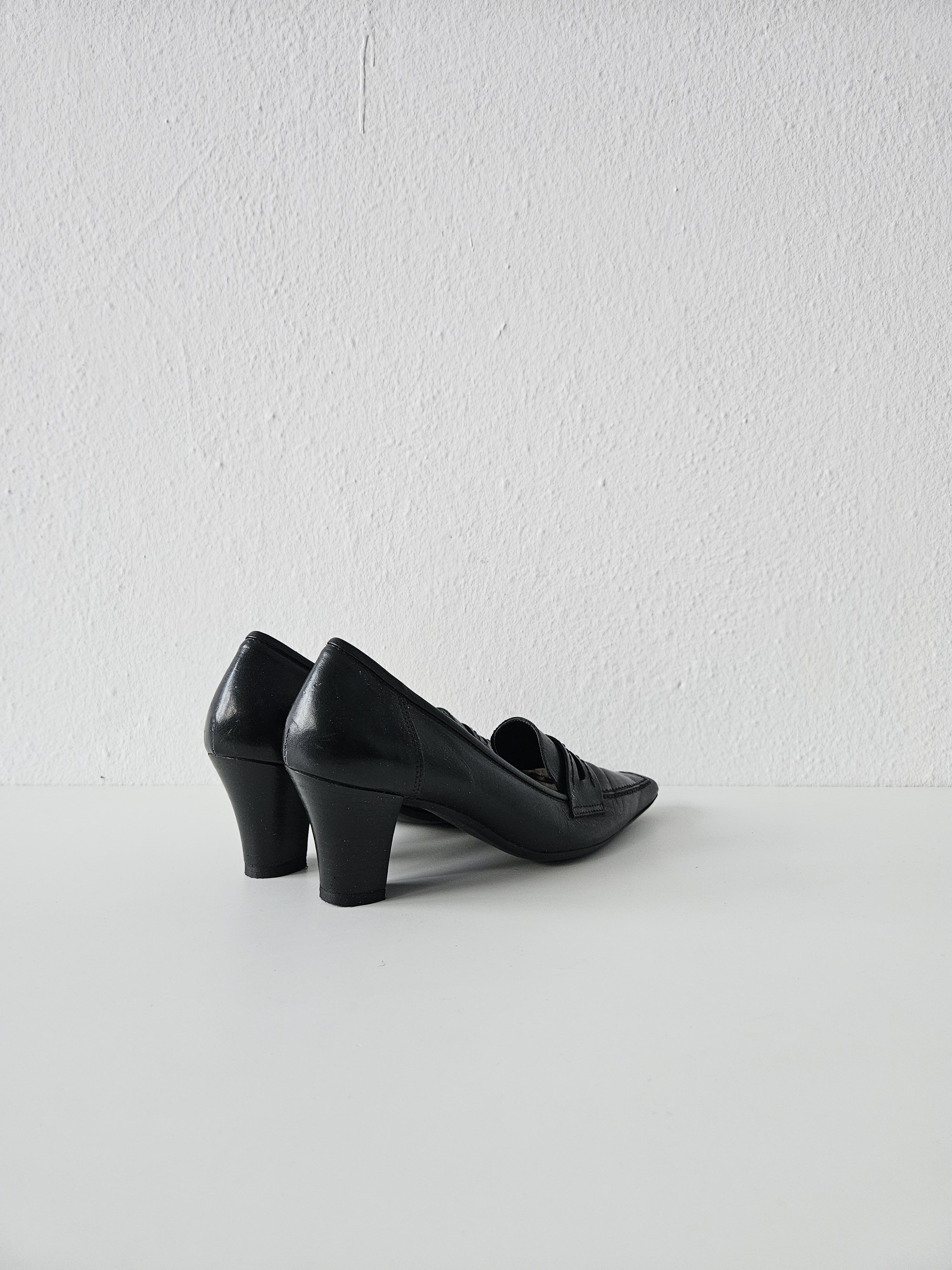 Vintage Vintage long toe leather heels Size US 9 / IT 39 - 6 Thumbnail