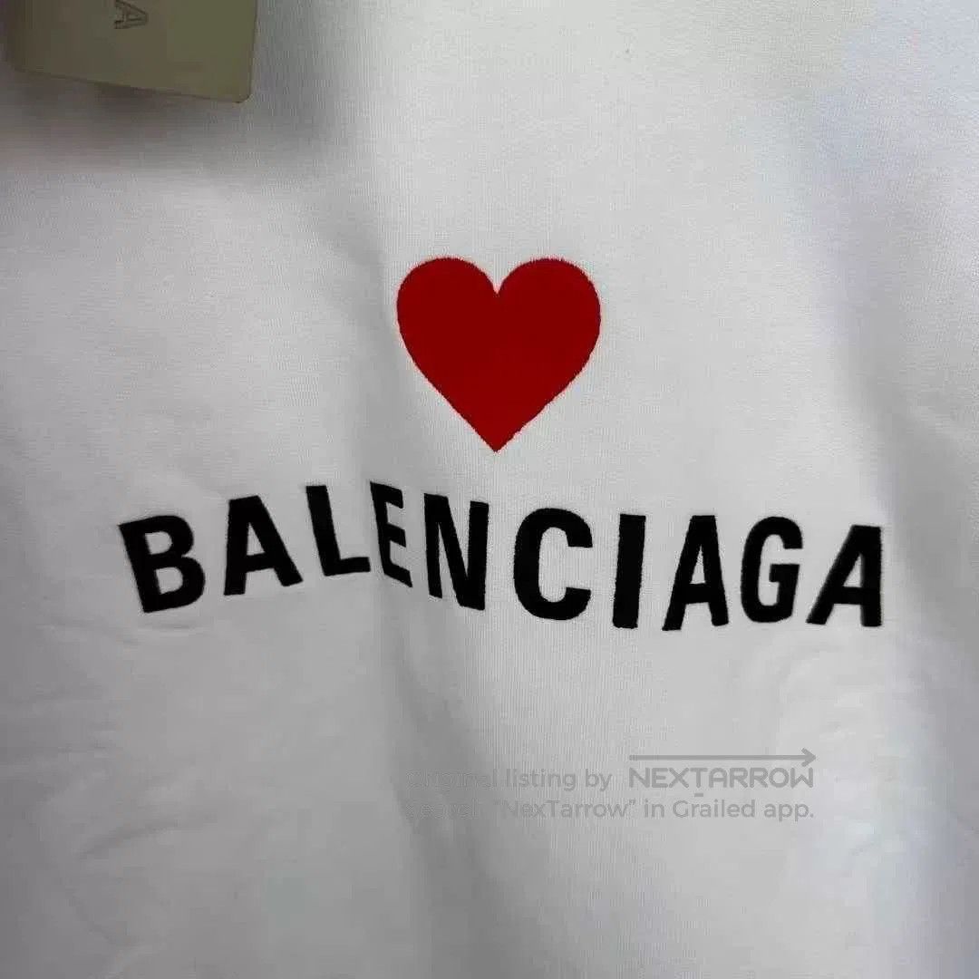 Balenciaga Balenciaga Valentine Limited Heart Hoodie. Size XS / US 0-2 / IT 36-38 - 2 Thumbnail