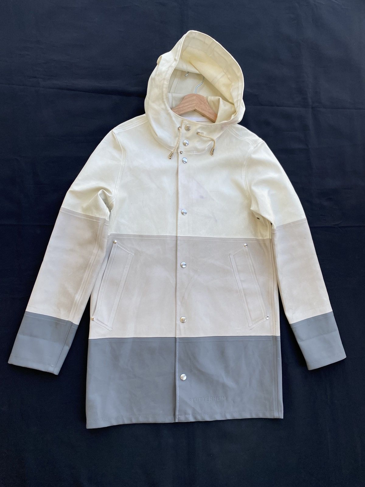 Stutterheim Rare Stutterheim Stockholm raincoat three-shade color scheme Size US M / EU 48-50 / 2 - 2 Thumbnail