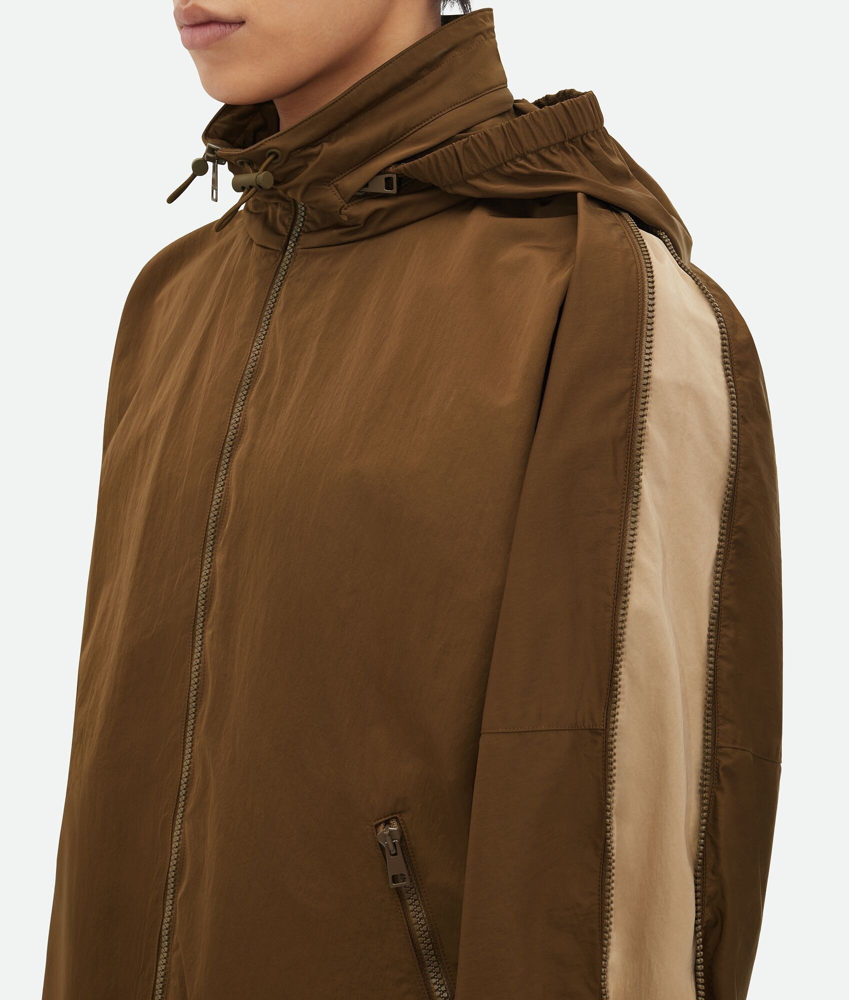 Bottega Veneta o1n1vont1224 Contrasting Zipper Tech Nylon Jacket in Brown Size US XS / EU 42 / 0 - 4 Thumbnail