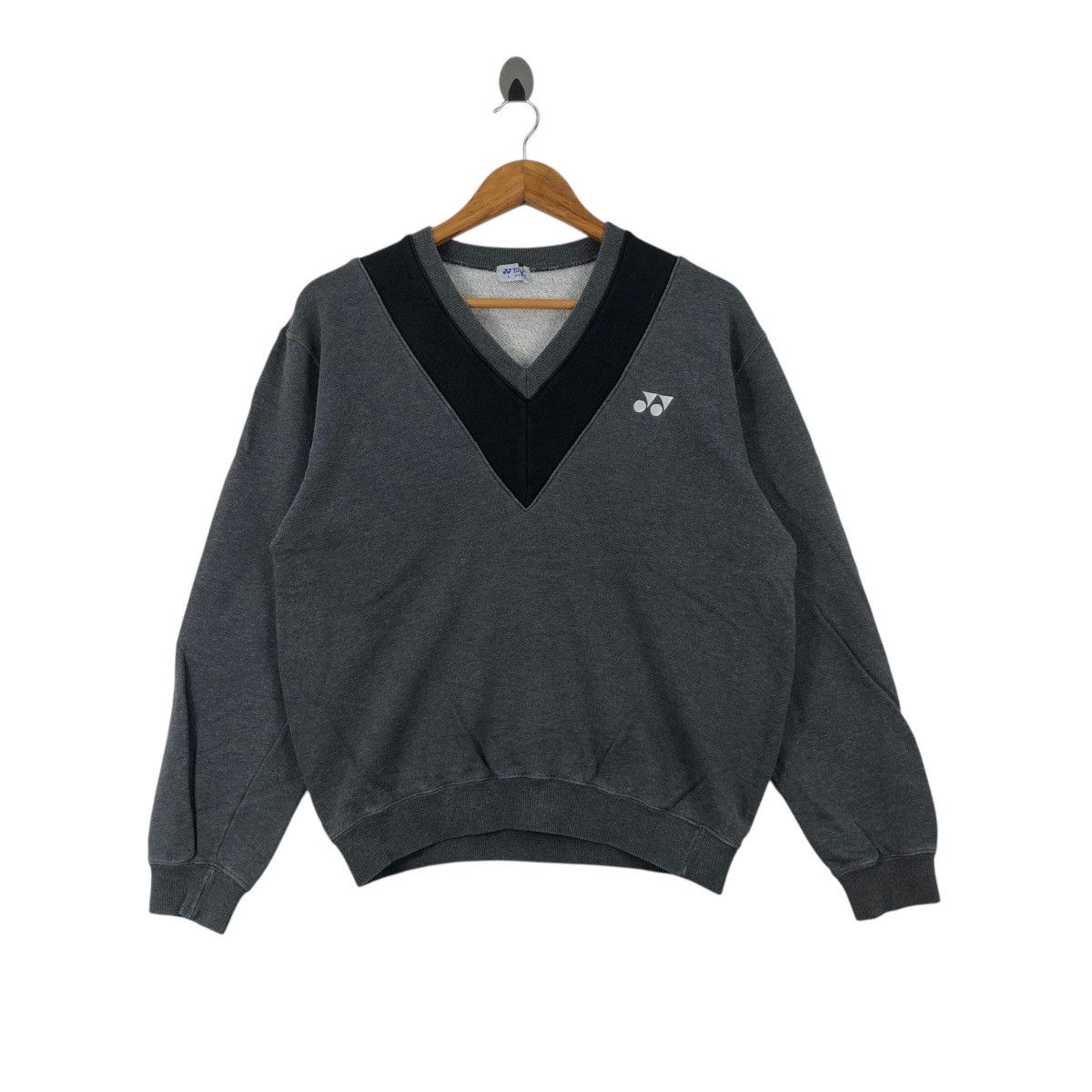 Vintage Vintage YONEX Sweatshirt V-Neck Small Logo Size L Size US L / EU 52-54 / 3 - 1 Thumbnail