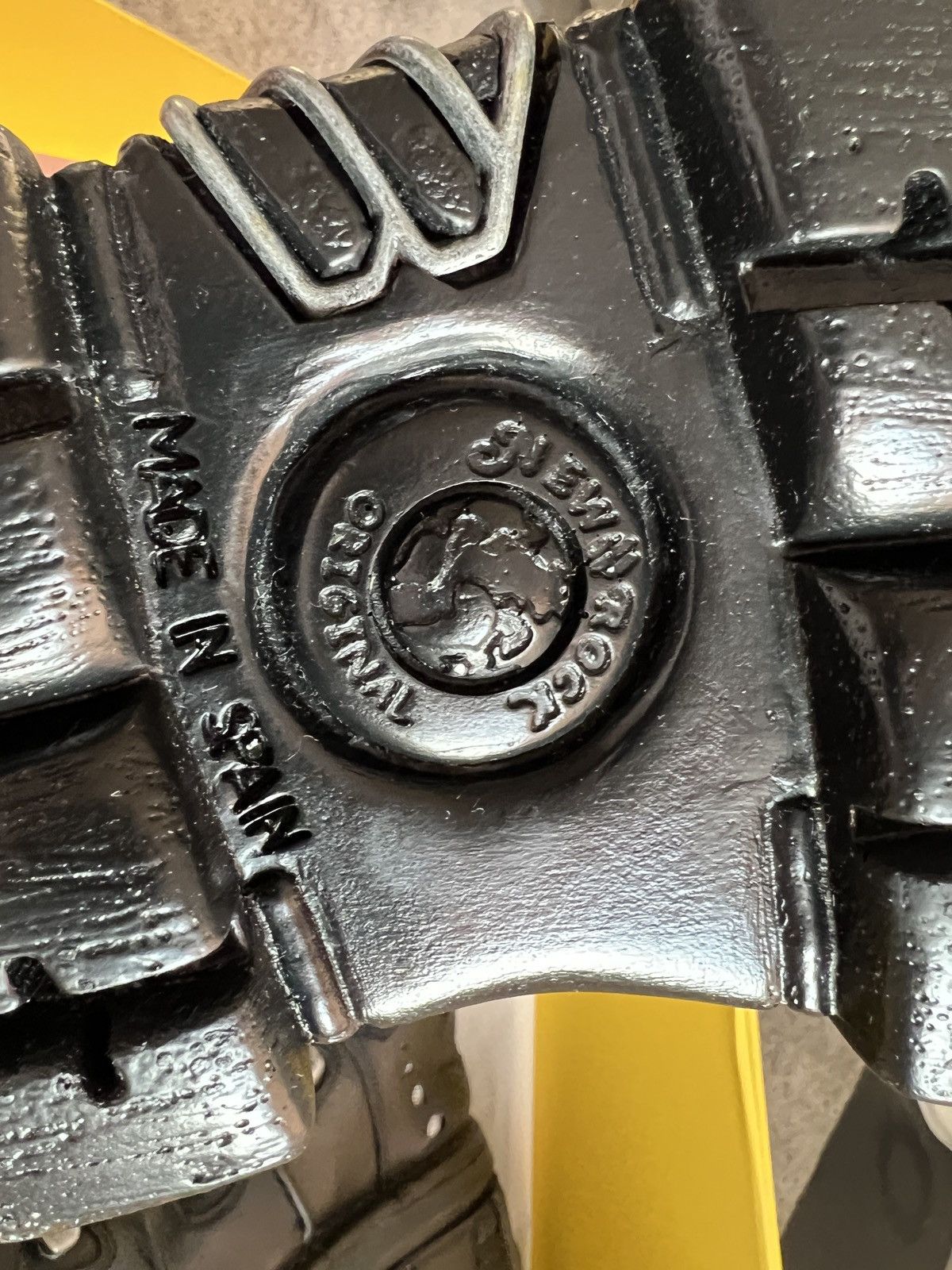 Vetements Vetements New Rock Size US 7 / IT 37 - 5 Thumbnail