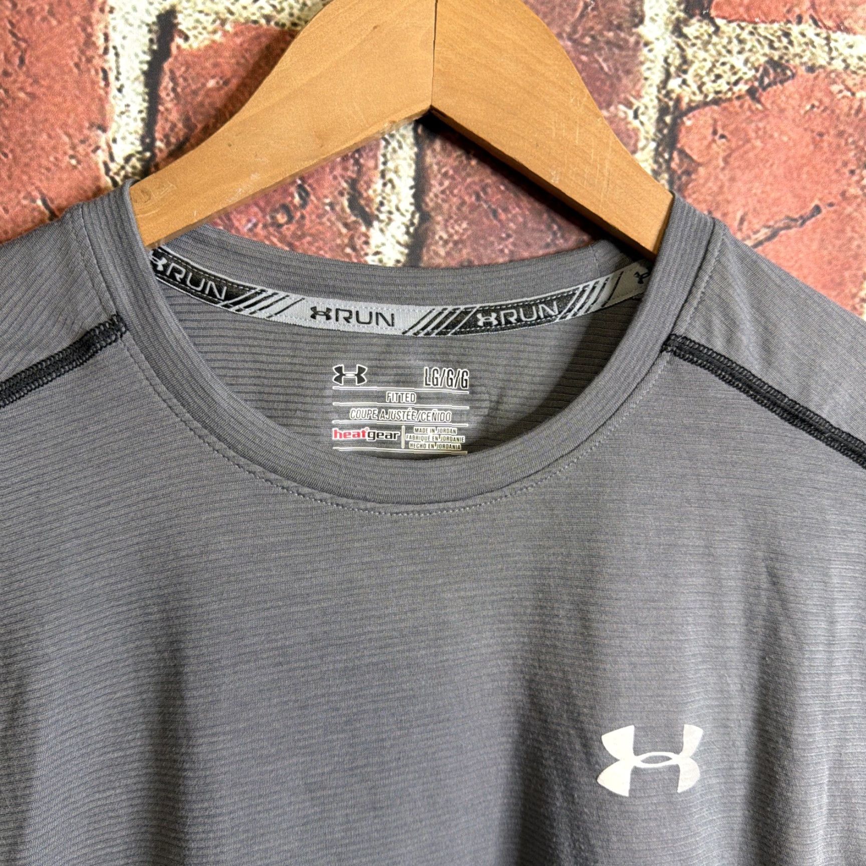 Under Armour Under Armour Shirt Mens L Gray Short Sleeve Active HeatGear Run Size US L / EU 52-54 / 3 - 2 Thumbnail
