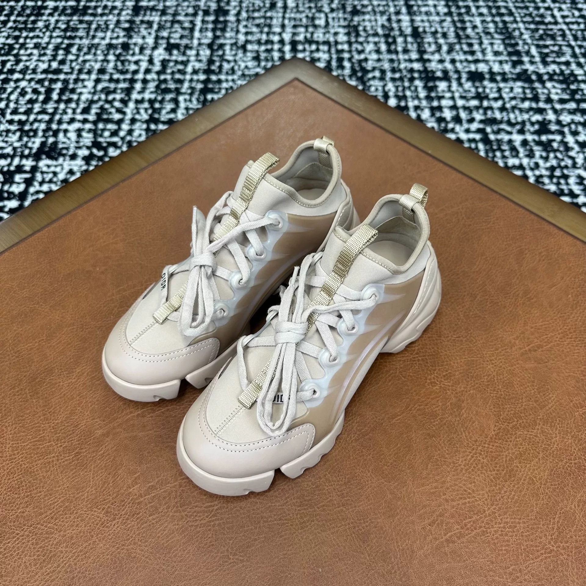 Dior Dior Lowtop Sneakers it_35-5 Women Size US 5.5 / IT 35.5 - 1 Thumbnail