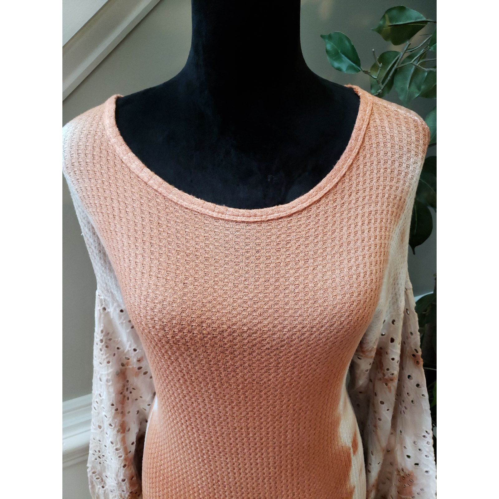 The Unbranded Brand Chrysanthemum Top Women Small Peach Waffle Knit Eyelet Size S / US 4 / IT 40 - 5 Thumbnail
