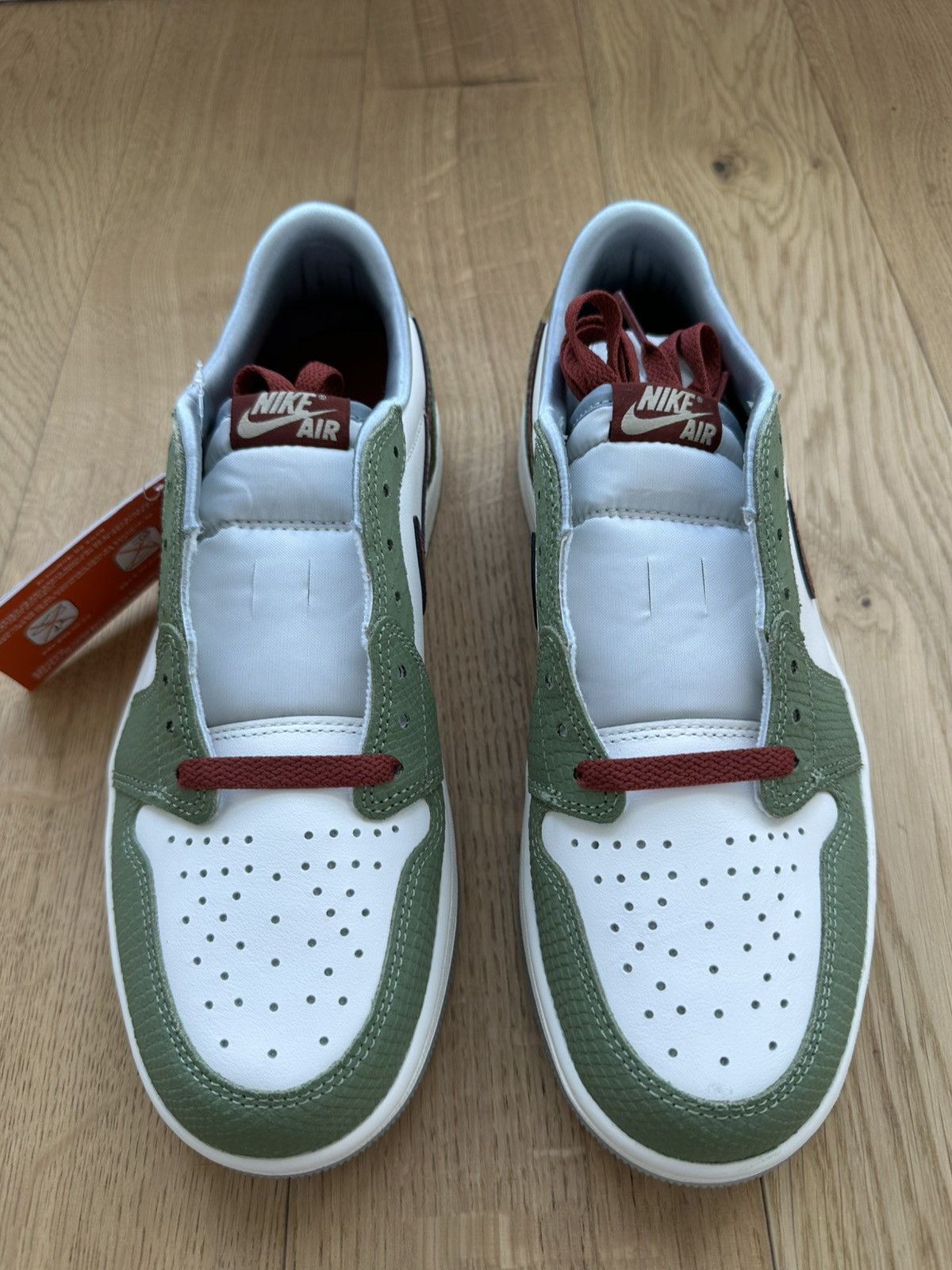 Nike Jordan 1 Retro Low OG - Year of the dragon (2024) Size US 9 / EU 42 - 3 Thumbnail