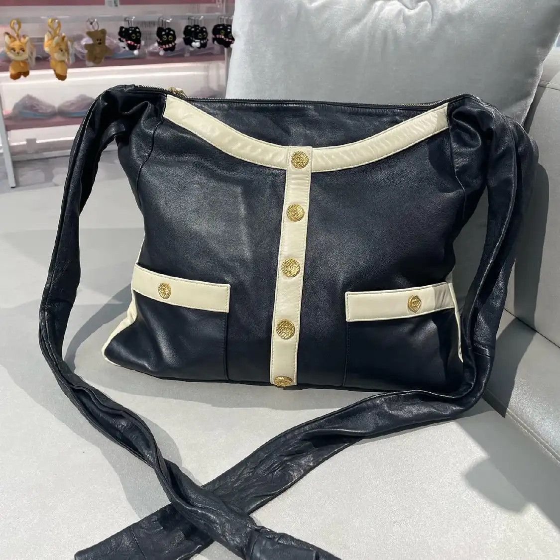 Chanel CHANEL black sheepskin crossbody bag gold hardware 21 Size ONE SIZE - 1 Thumbnail