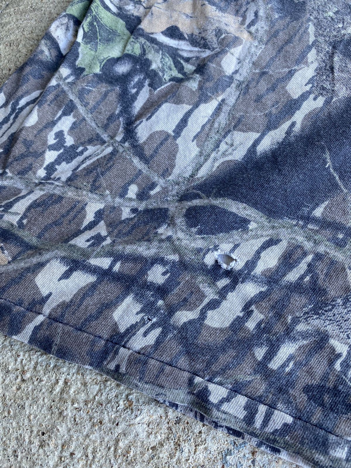 Realtree × Vintage Vintage 90’s Mossy Oak Camo Faded Distressed Pocket Shirt Size US XL / EU 56 / 4 - 10 Thumbnail