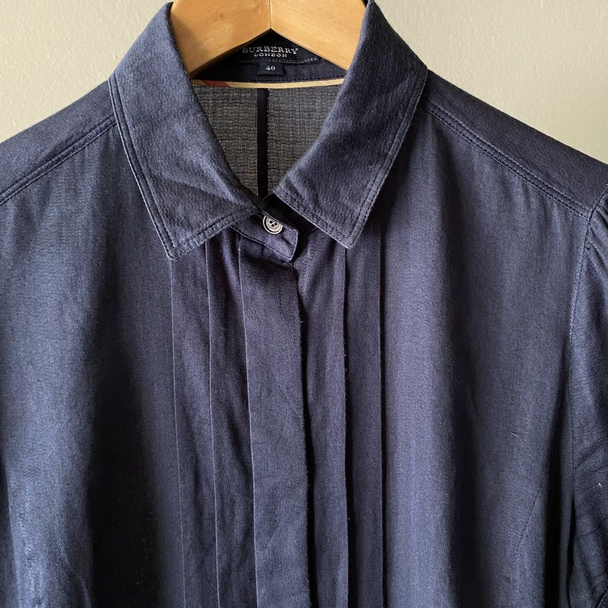 Burberry BURBERRY Soft Navy Pleated Blouse Size S / US 4 / IT 40 - 4 Thumbnail