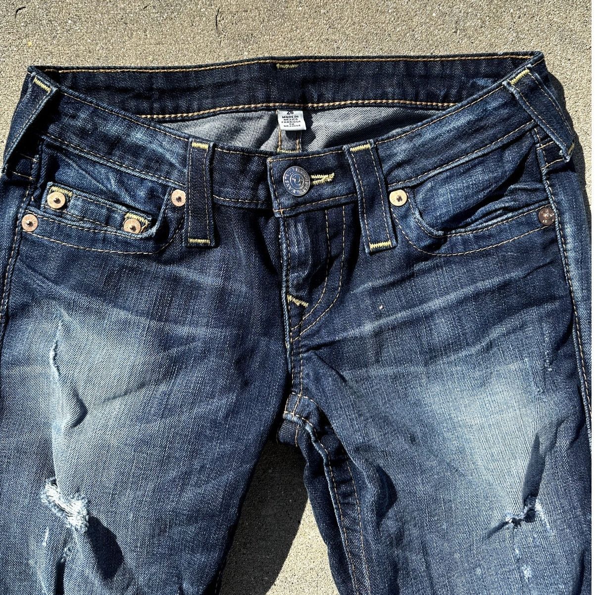True Religion True Religion Women’s Jeans World Tour Low Distressed Size 26" / US 2 / IT 38 - 2 Thumbnail