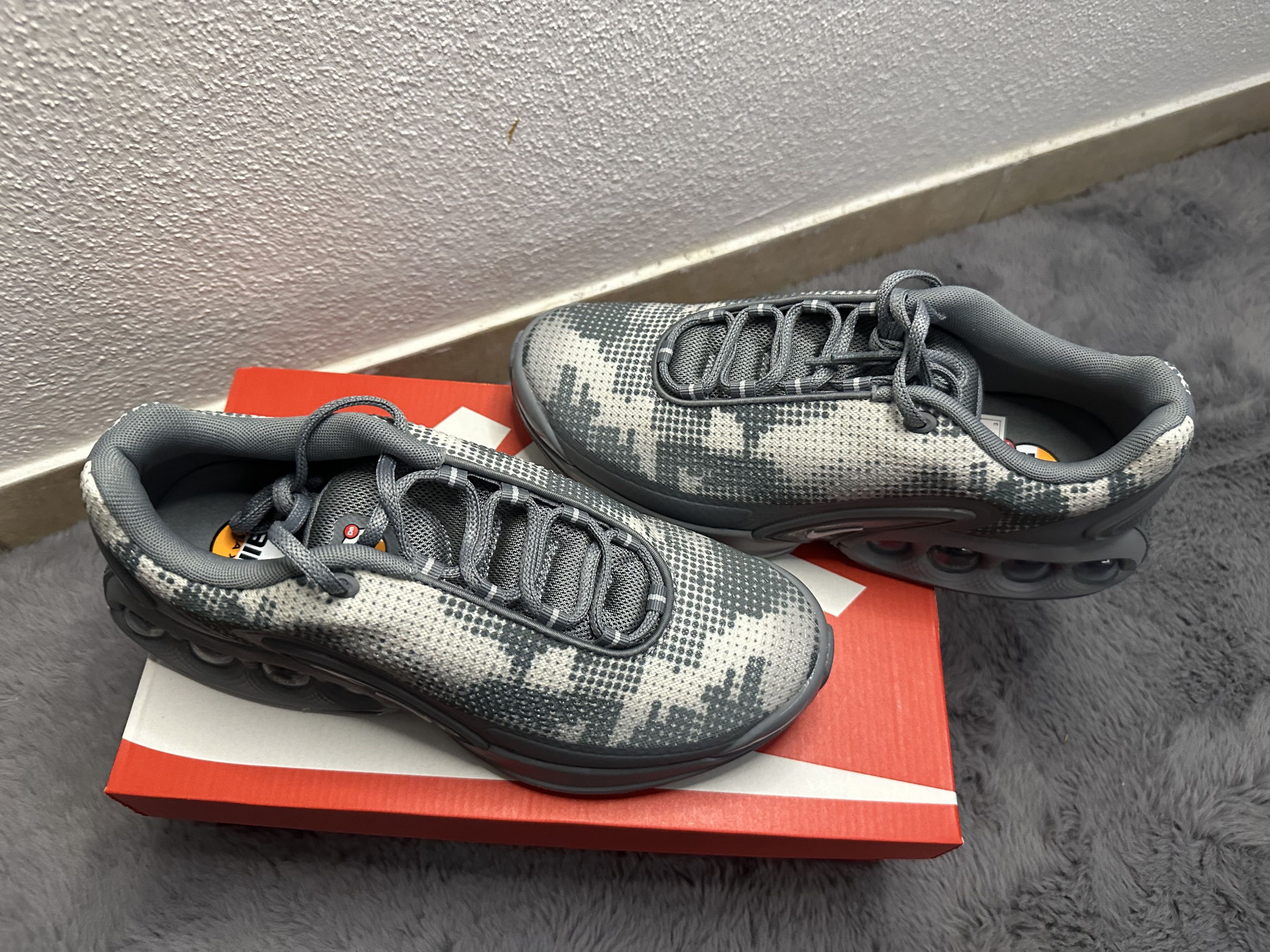 Nike Nike Air Max DN Size US 9 / EU 42 - 3 Thumbnail