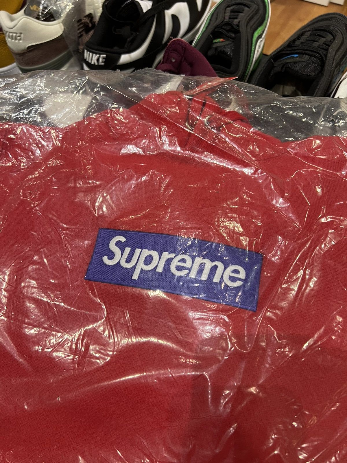 Supreme Supreme red box logo hoodie purple 2017 Size US S / EU 44-46 / 1 - 3 Thumbnail