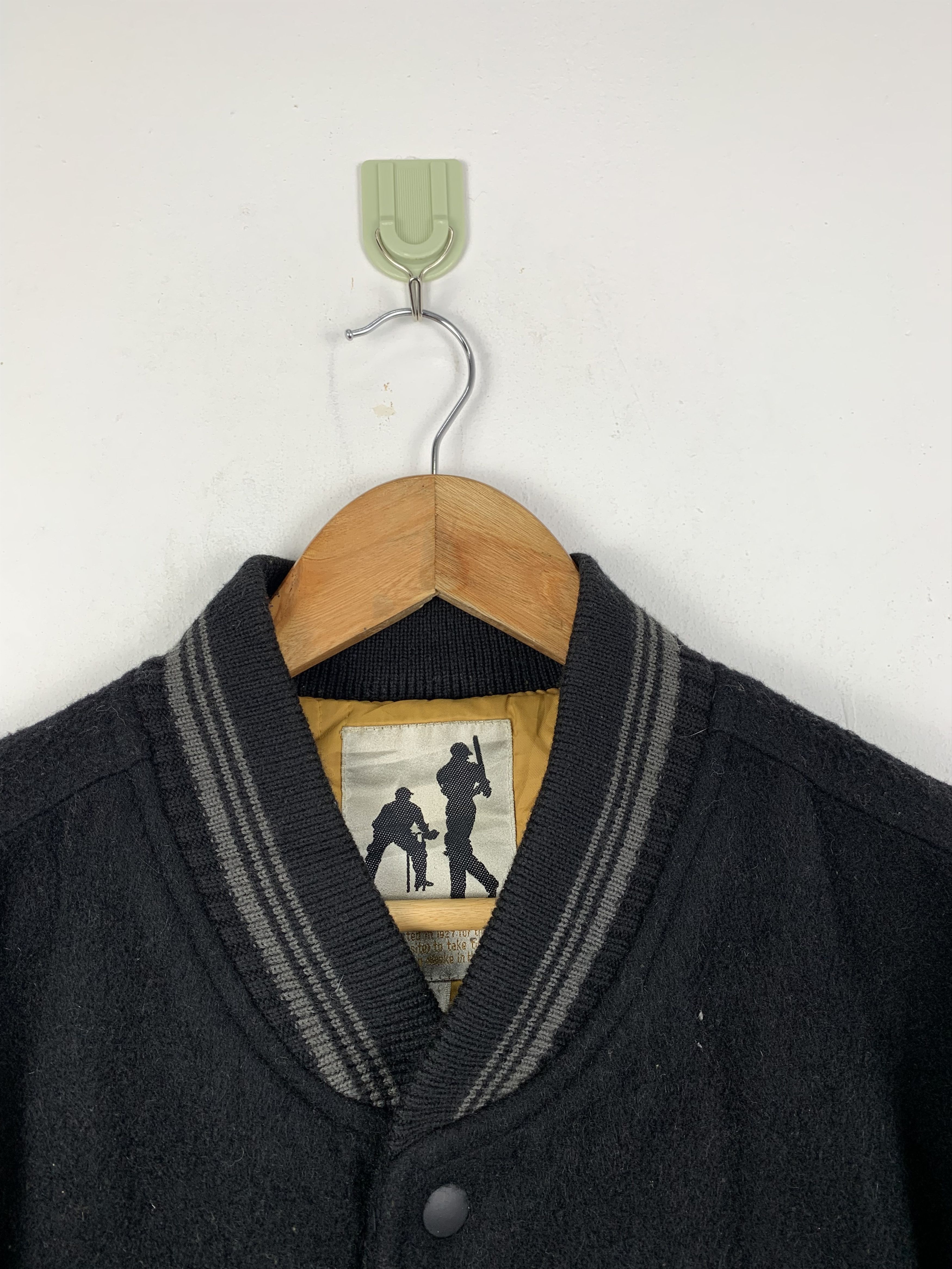 Vintage Vintage 80s Winks Leather Leather Varsity Jacket V0535 Size US L / EU 52-54 / 3 - 7 Thumbnail