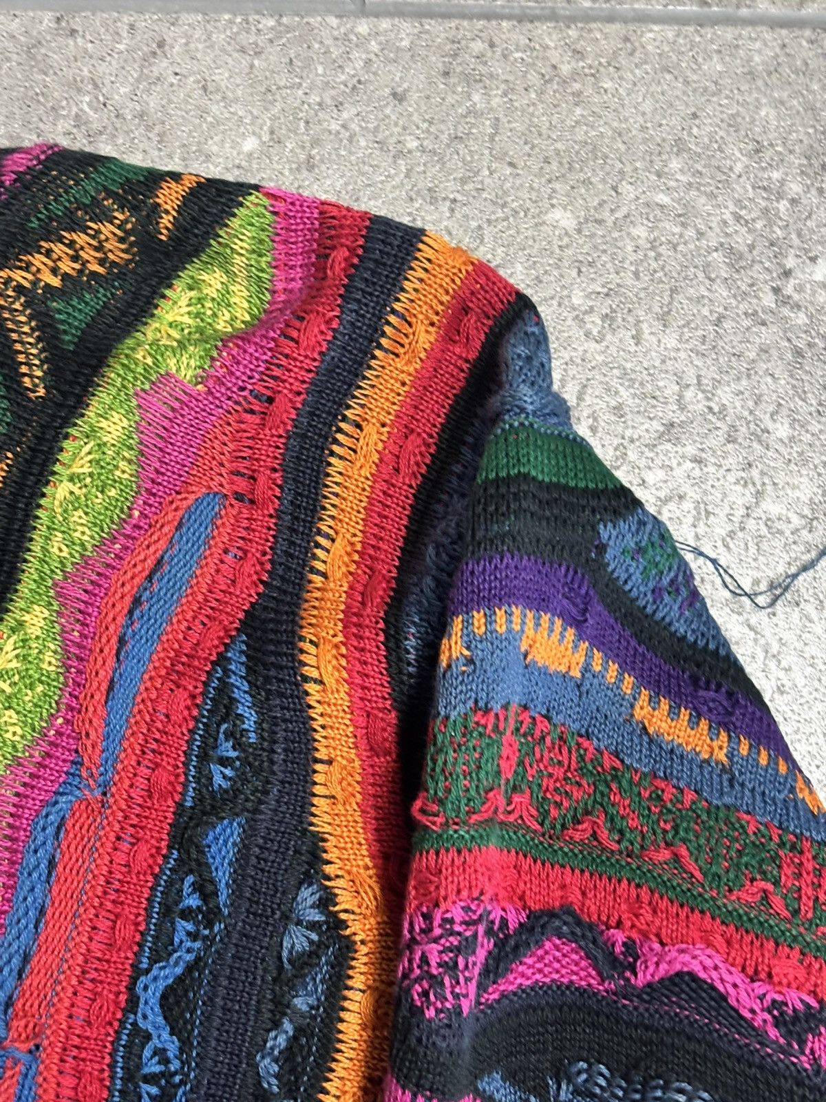 Coogi COOGI KNIT CARDIGAN SIZE L Size US L / EU 52-54 / 3 - 3 Thumbnail