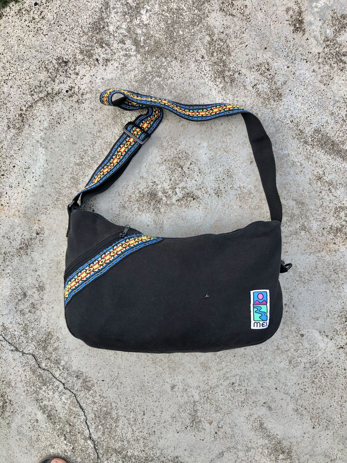MEI NAVAJO MASSENGER BAG