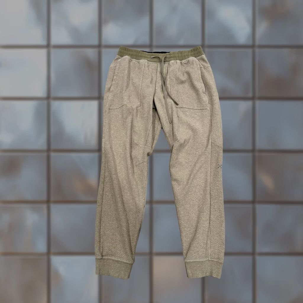 Lululemon Lululemon Men's Beige Textured Jogger Pants Size Large Size US 33 - 1 Thumbnail