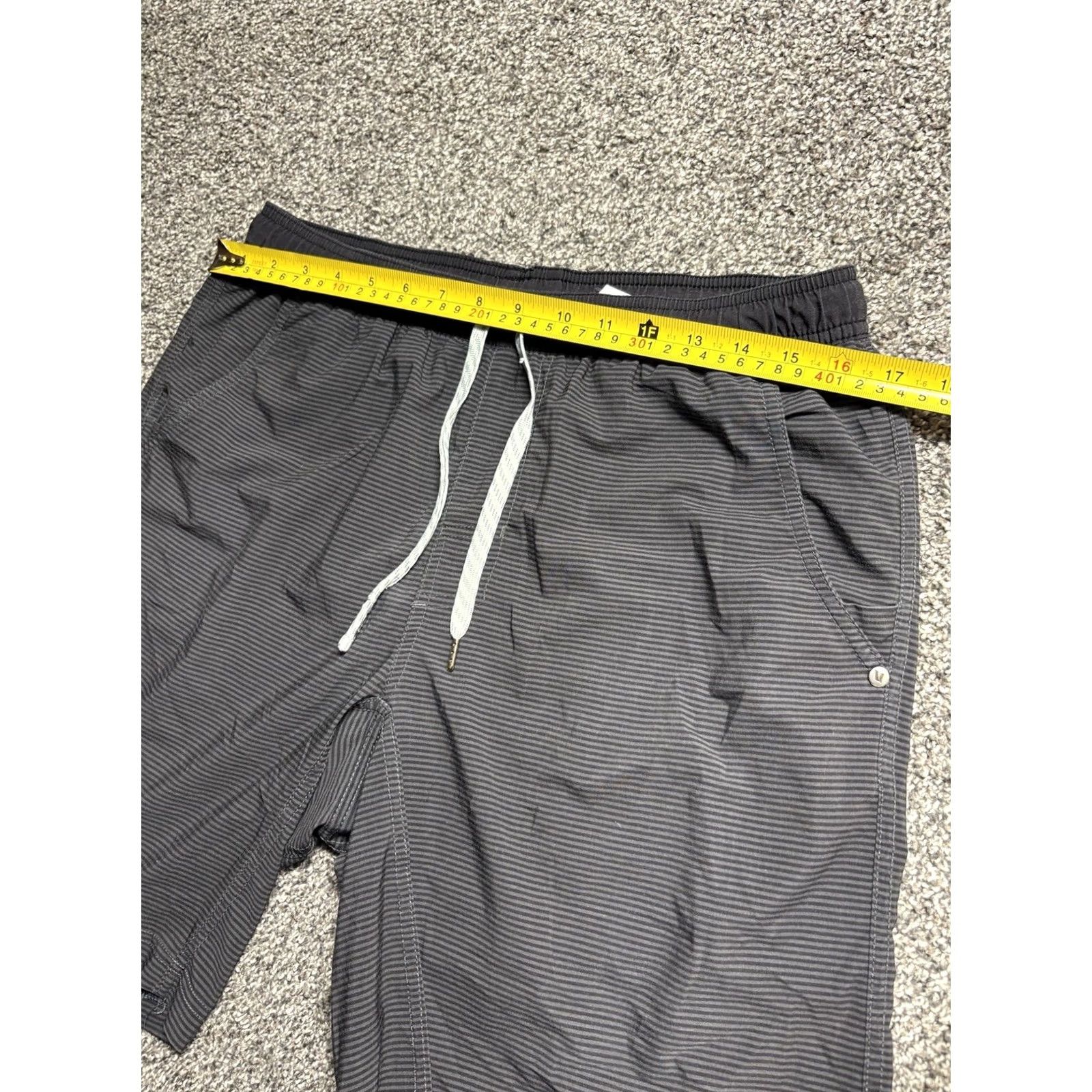Vuori Vuori Kore Lined Shorts Mens Medium Athletic Performance Activewear Gray Kangaroo? Size US 31 - 5 Thumbnail