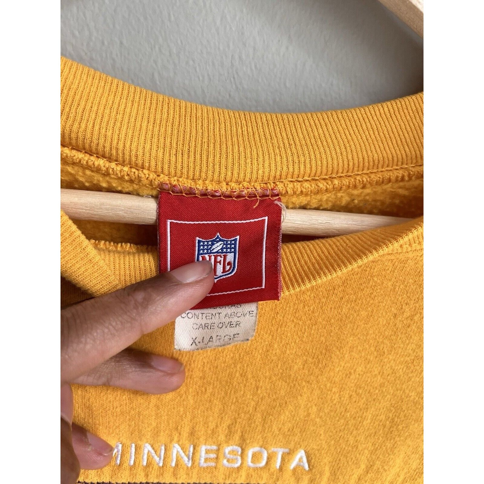 NFL VINTAGE MINNESOTA VIKINGS NFL FOOTBALL YELLOW CREWNECK SWEAT Size US XL / EU 56 / 4 - 3 Thumbnail