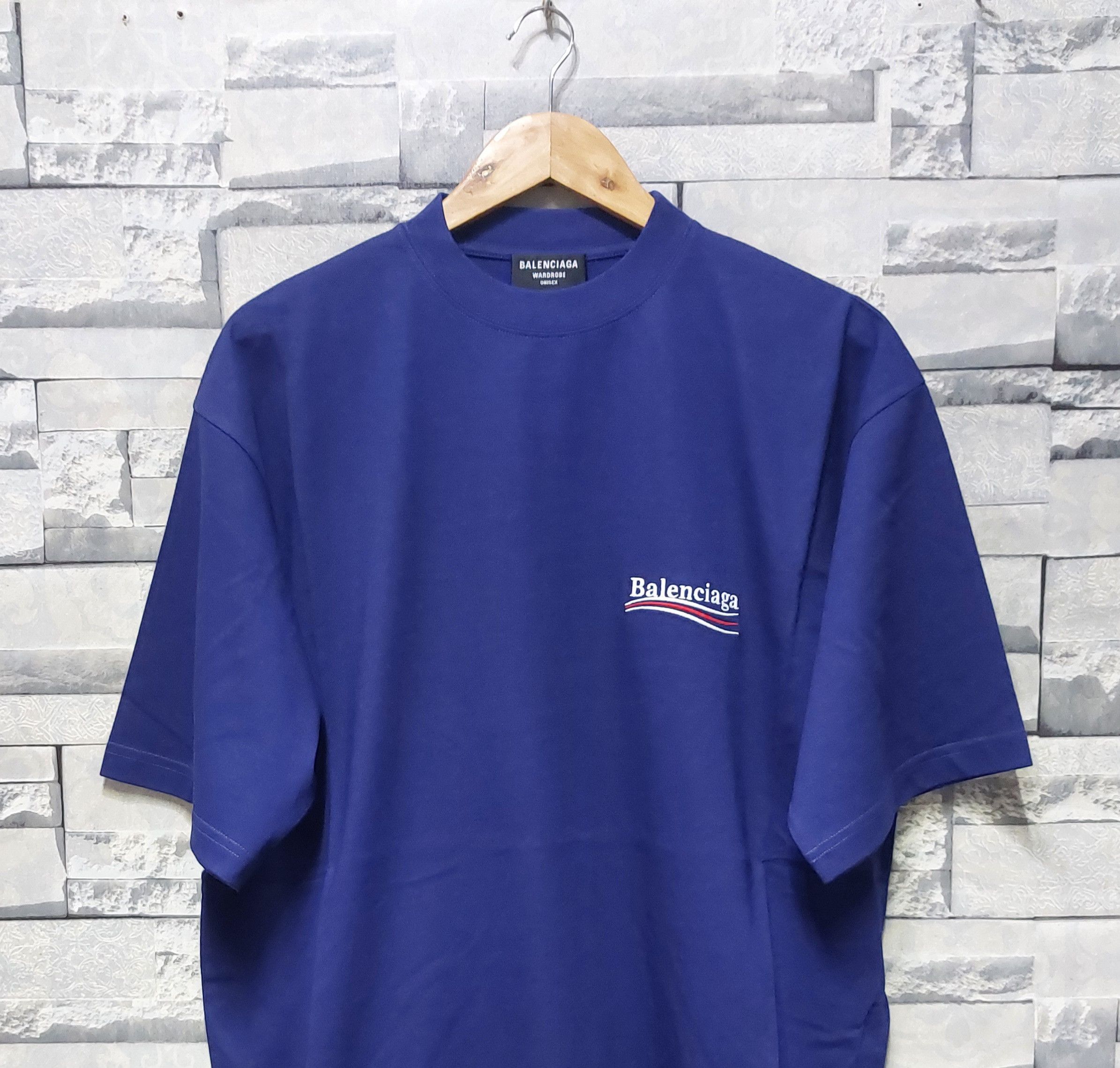 Balenciaga Balenciaga T-Shirt Size US S / EU 44-46 / 1 - 2 Thumbnail
