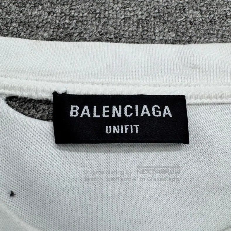 Balenciaga Balenciaga Torn distressed print short-sleeve Size US S / EU 44-46 / 1 - 2 Thumbnail